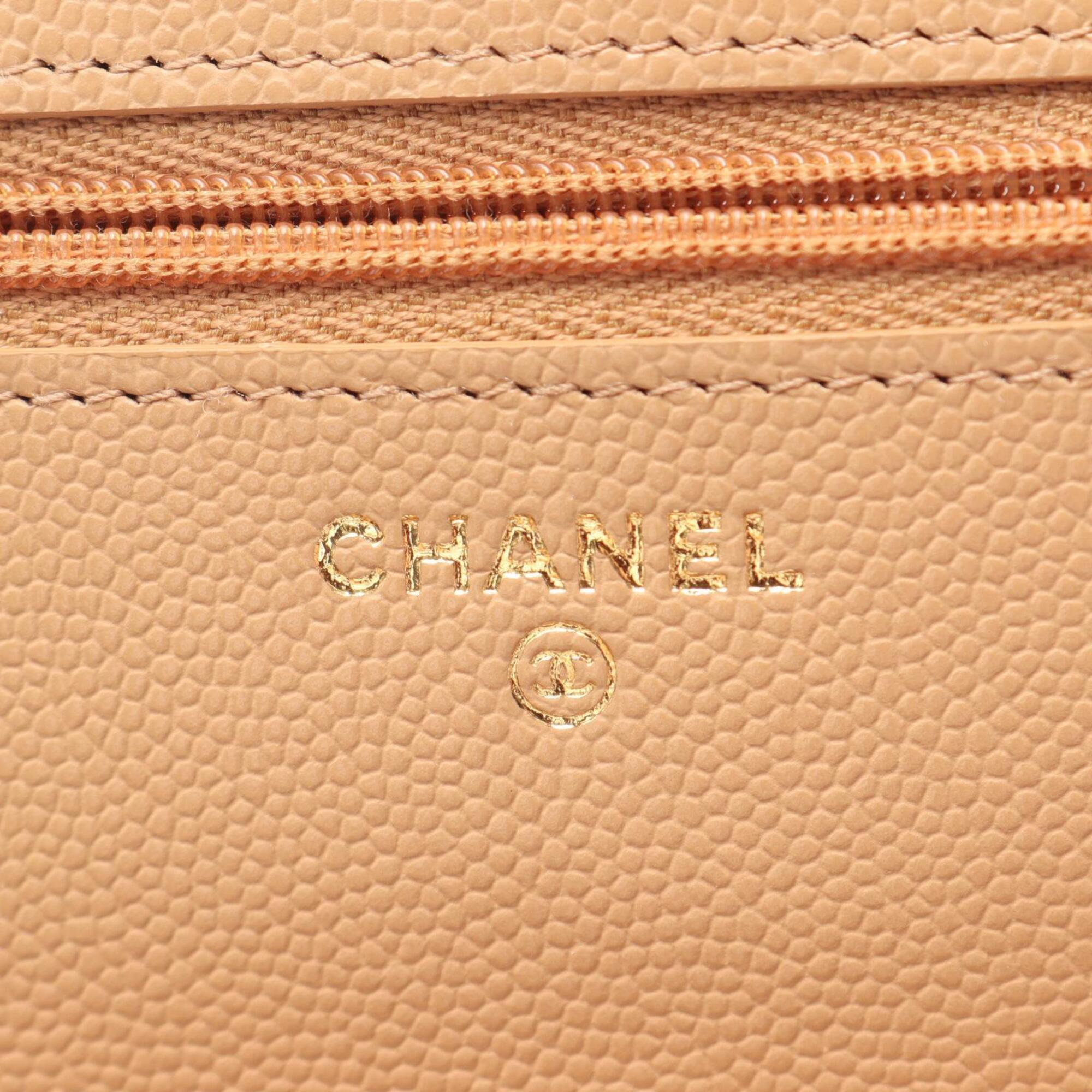 Chanel Matelasse Beige Leather Handbag Shoulder Bag (Pre-Owned)