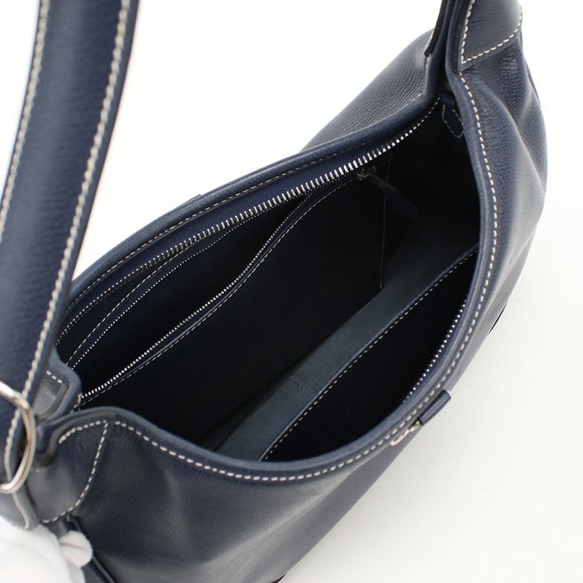 Hermes Navy Shoulder Bag (Pre-Owned)