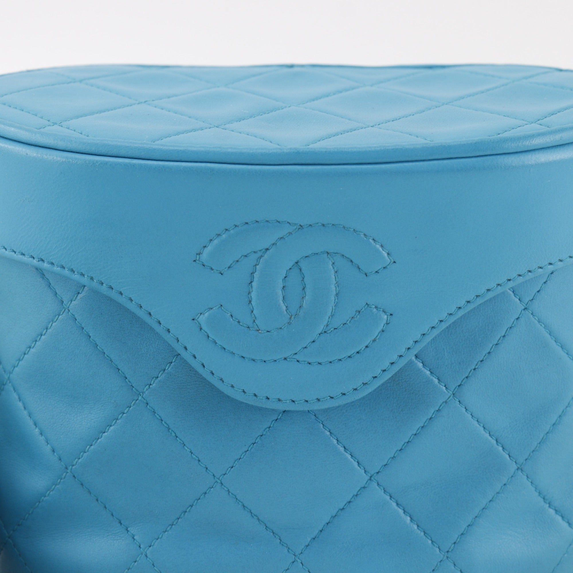 Chanel Blue Turquoise Leather Shoulder Bag (Pre-Owned)