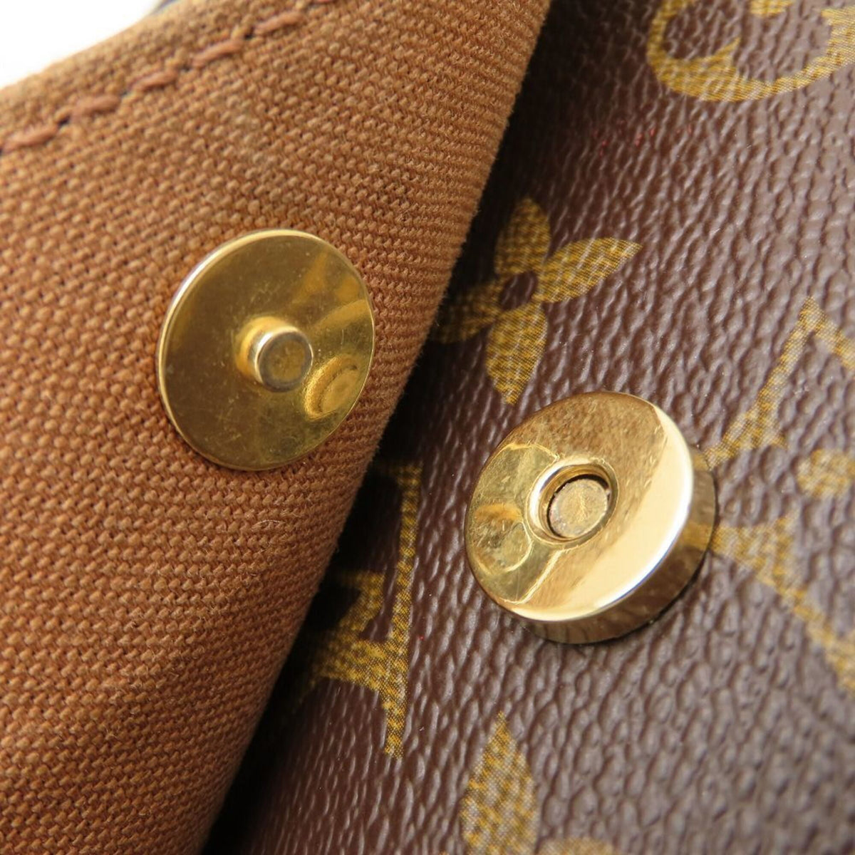 Louis Vuitton Brown Monogram Canvas Handbag (Pre-Owned)