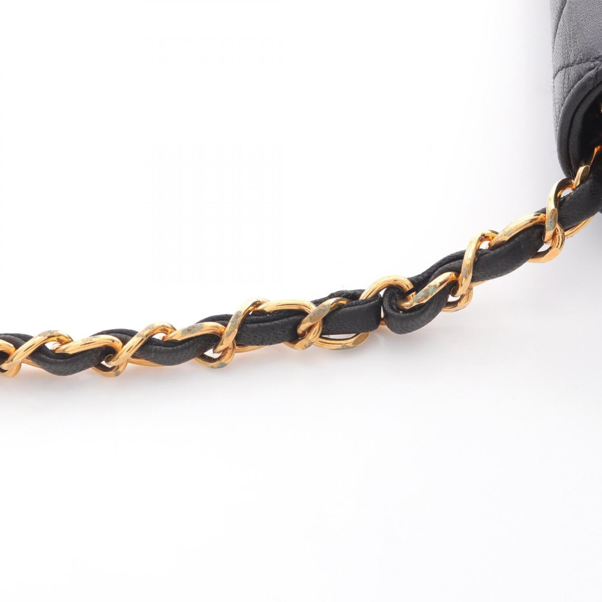 Chanel Black Leather Shoulder Bag (Pre-Owned)