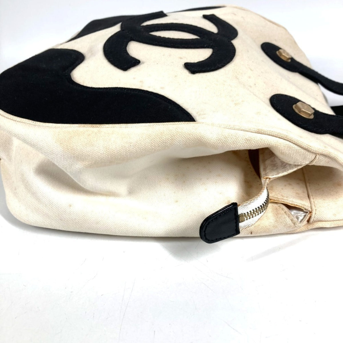 Chanel Black White Canvas Handbag Tote Bag (Pre-Owned)