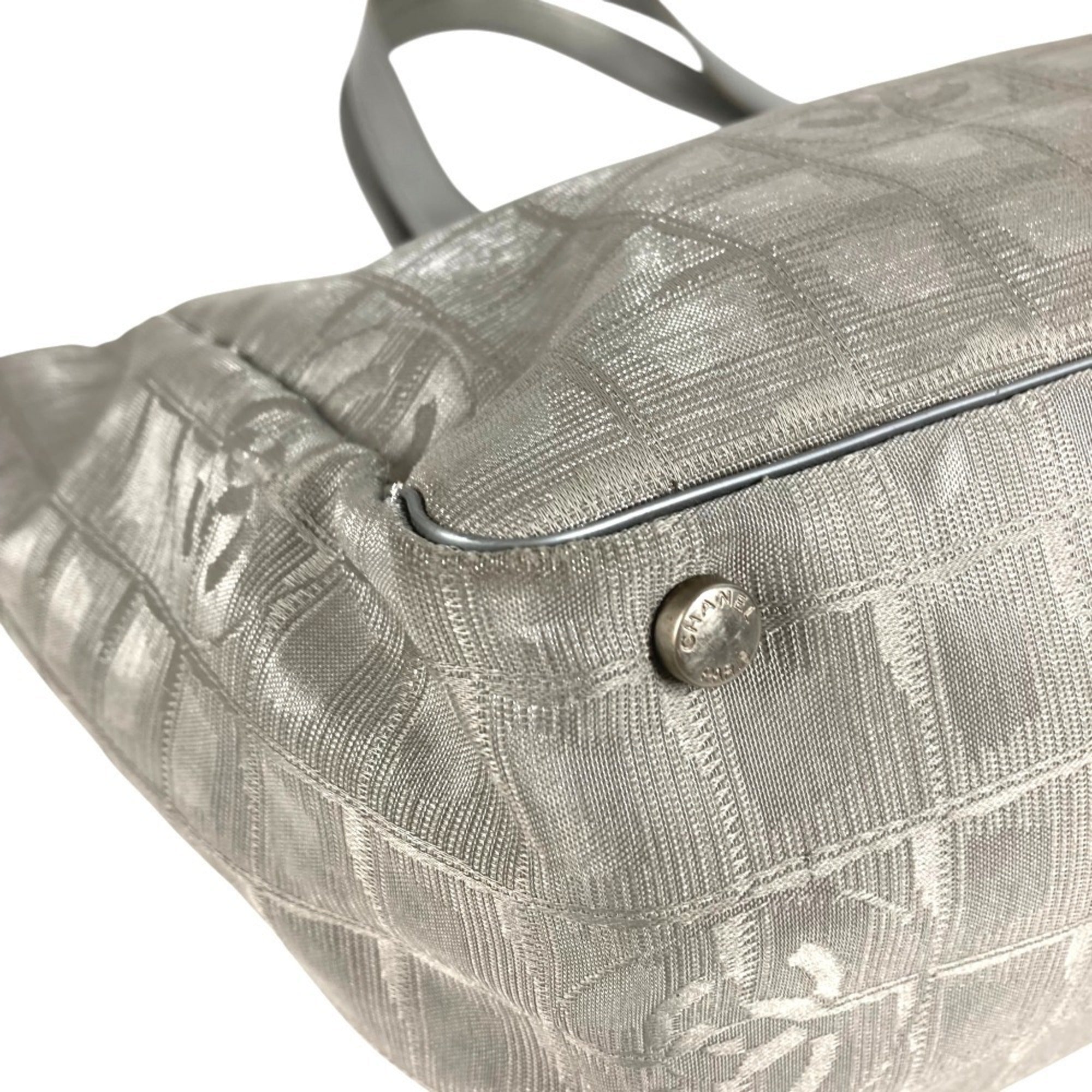 Chanel Silver Nylon Canvas Leather Tote Bag (Pre-Owned)