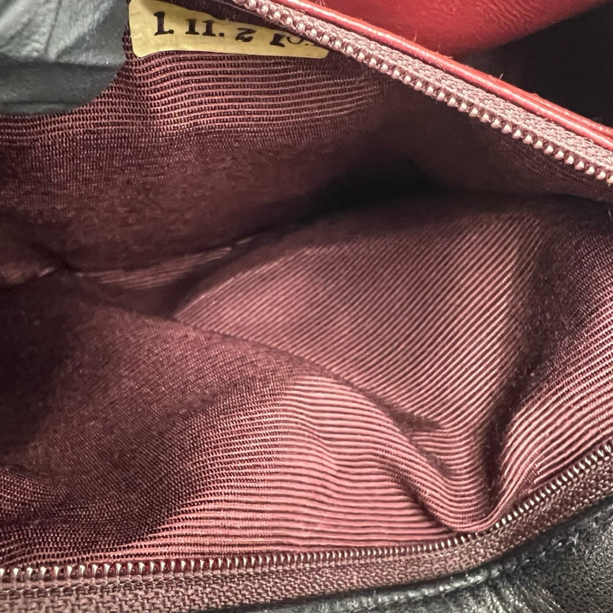 Chanel Black Leather Shoulder Bag (Pre-Owned)