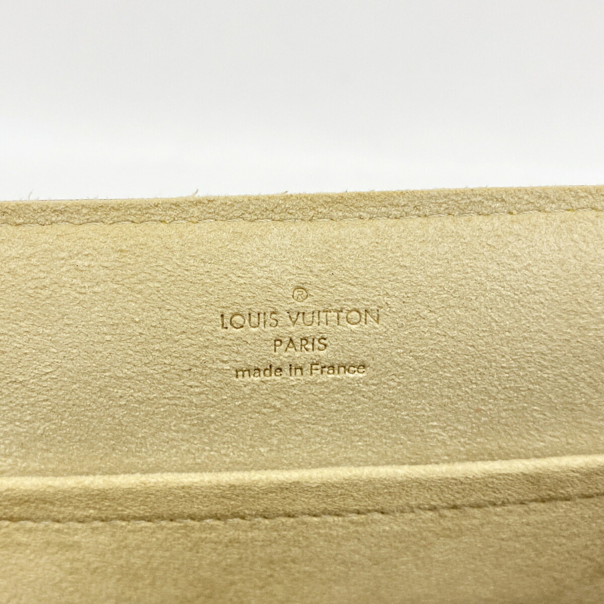 Louis Vuitton Brown Shoulder Bag (Pre-Owned)