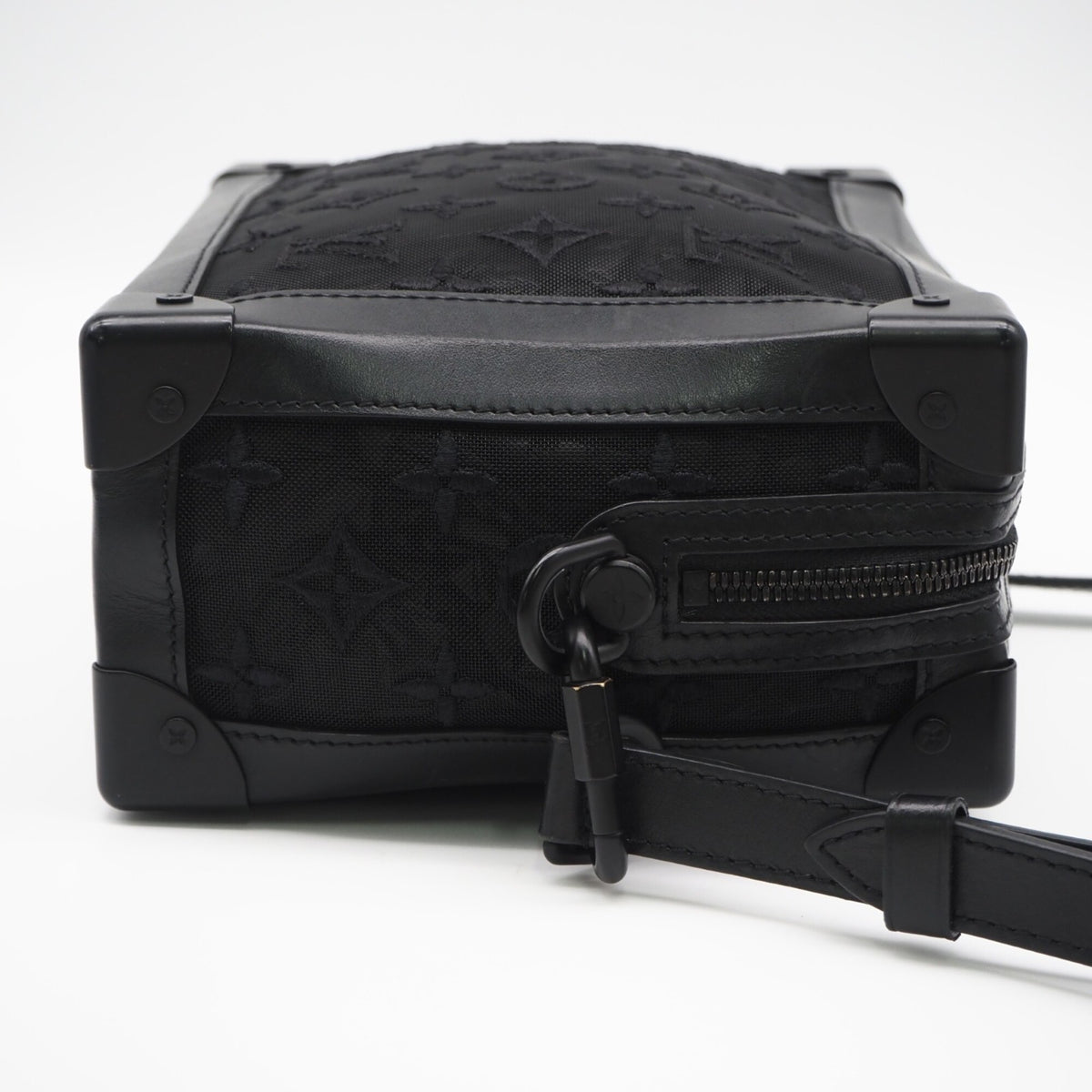 Louis Vuitton Black Mesh Leather Shoulder Bag (Pre-Owned)