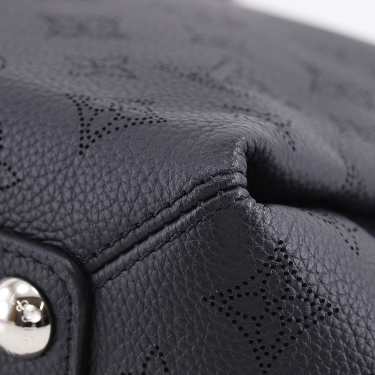 Louis Vuitton Mahina Black Noir Mahina Leather Shoulder Bag (Pre-Owned)