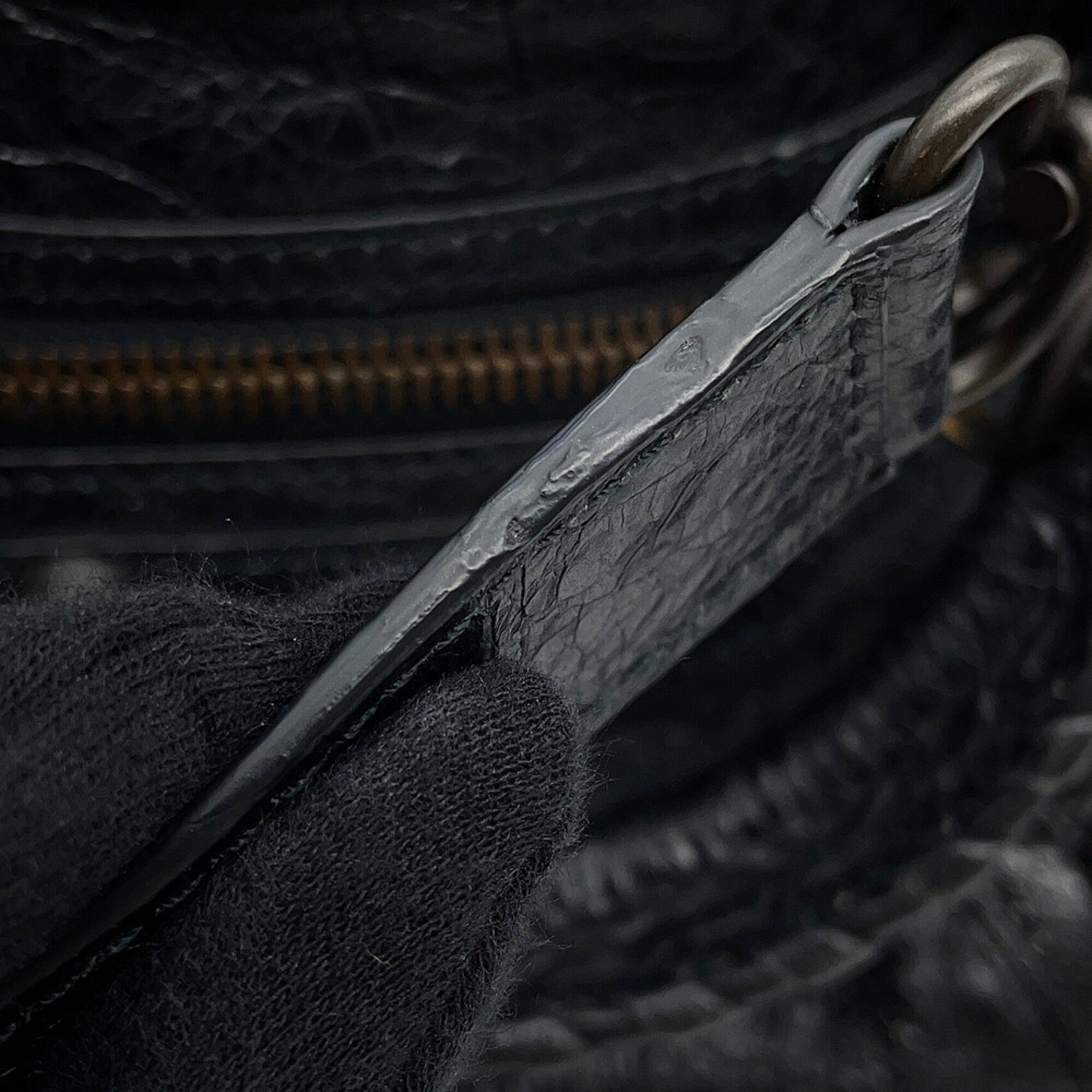 Balenciaga Black Leather Shoulder Bag (Pre-Owned)