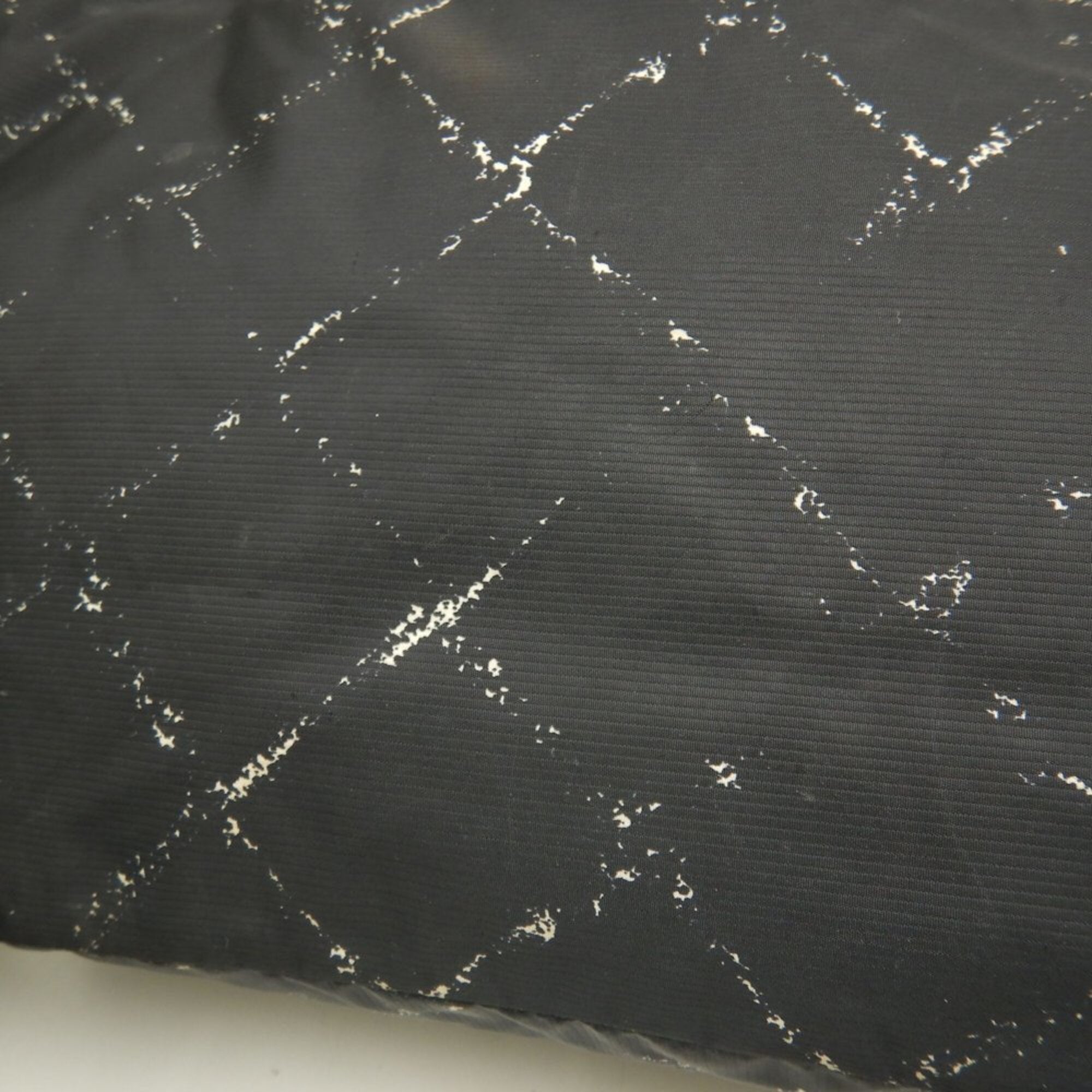 Chanel Black White Nylon Tote Bag (Pre-Owned)