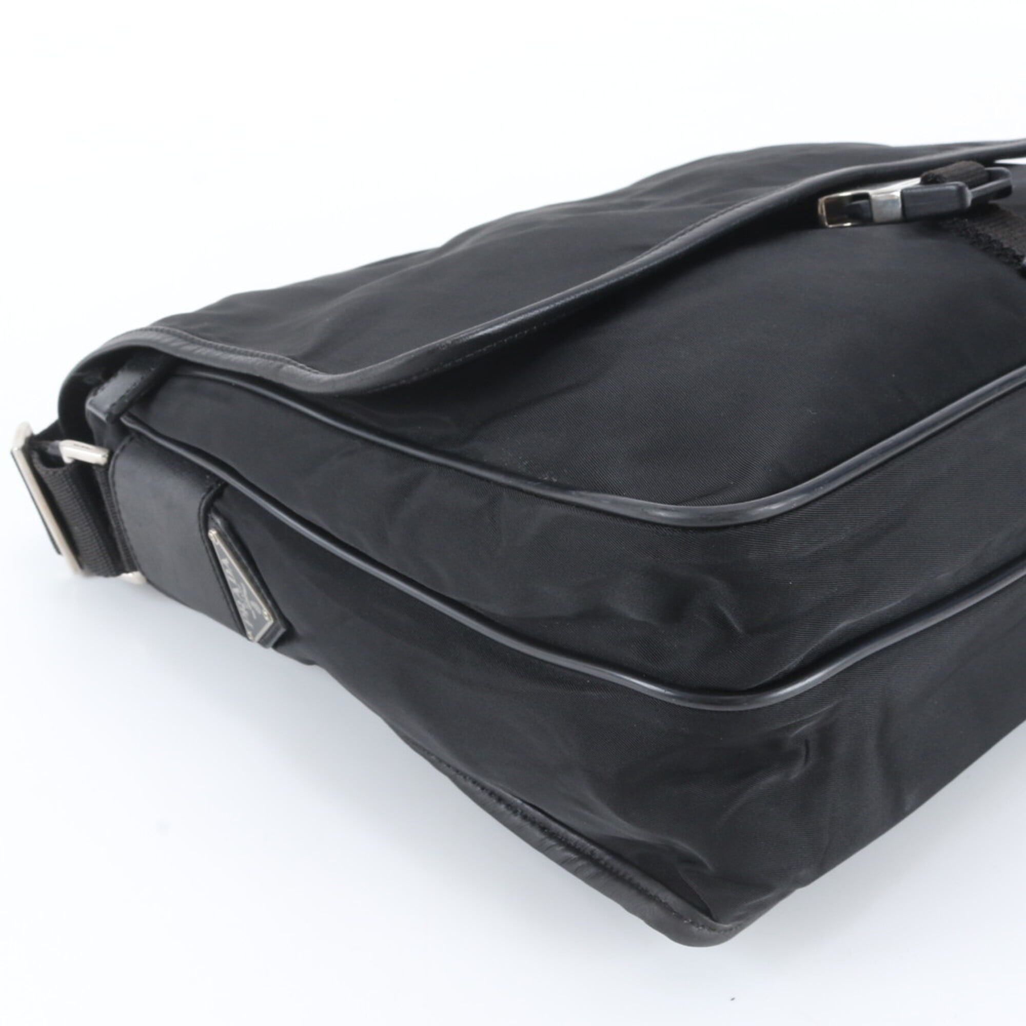 Prada Black Nylon Leather Shoulder Bag (Pre-Owned)