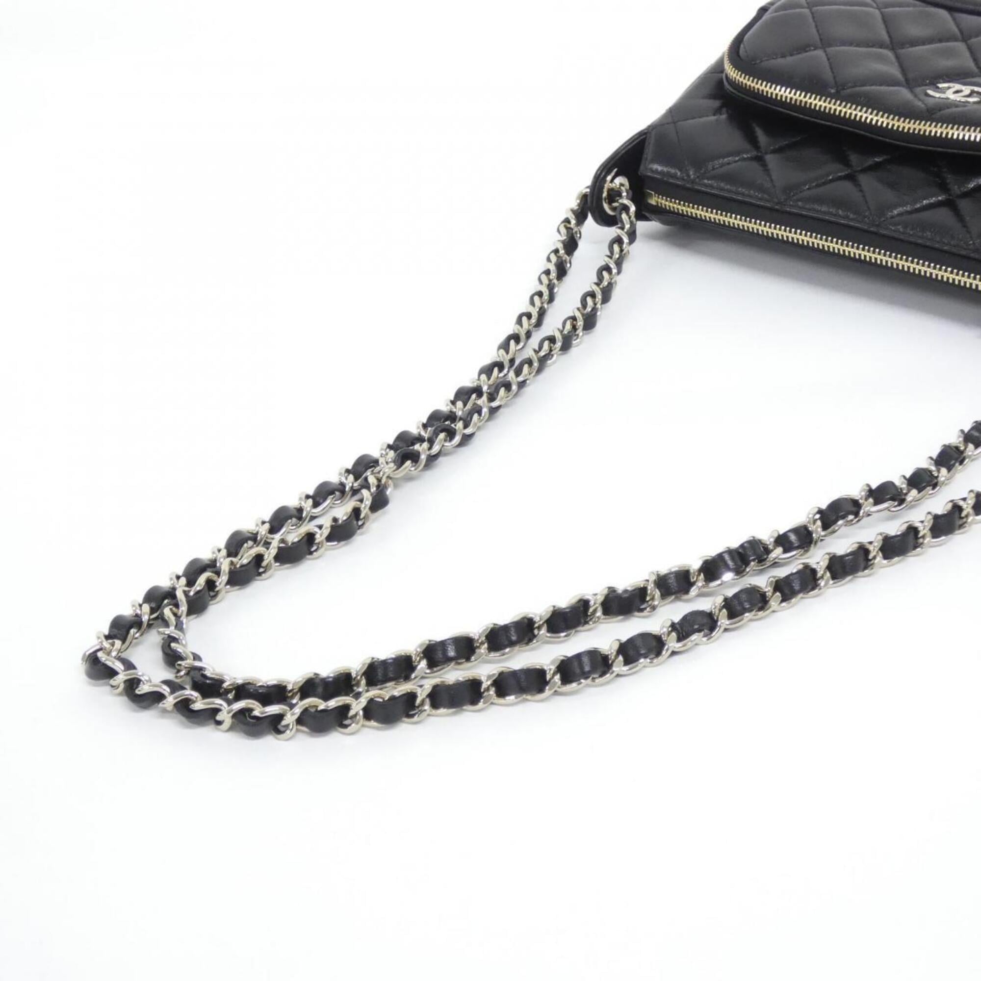 Chanel Black Leather Shoulder Bag (Pre-Owned)