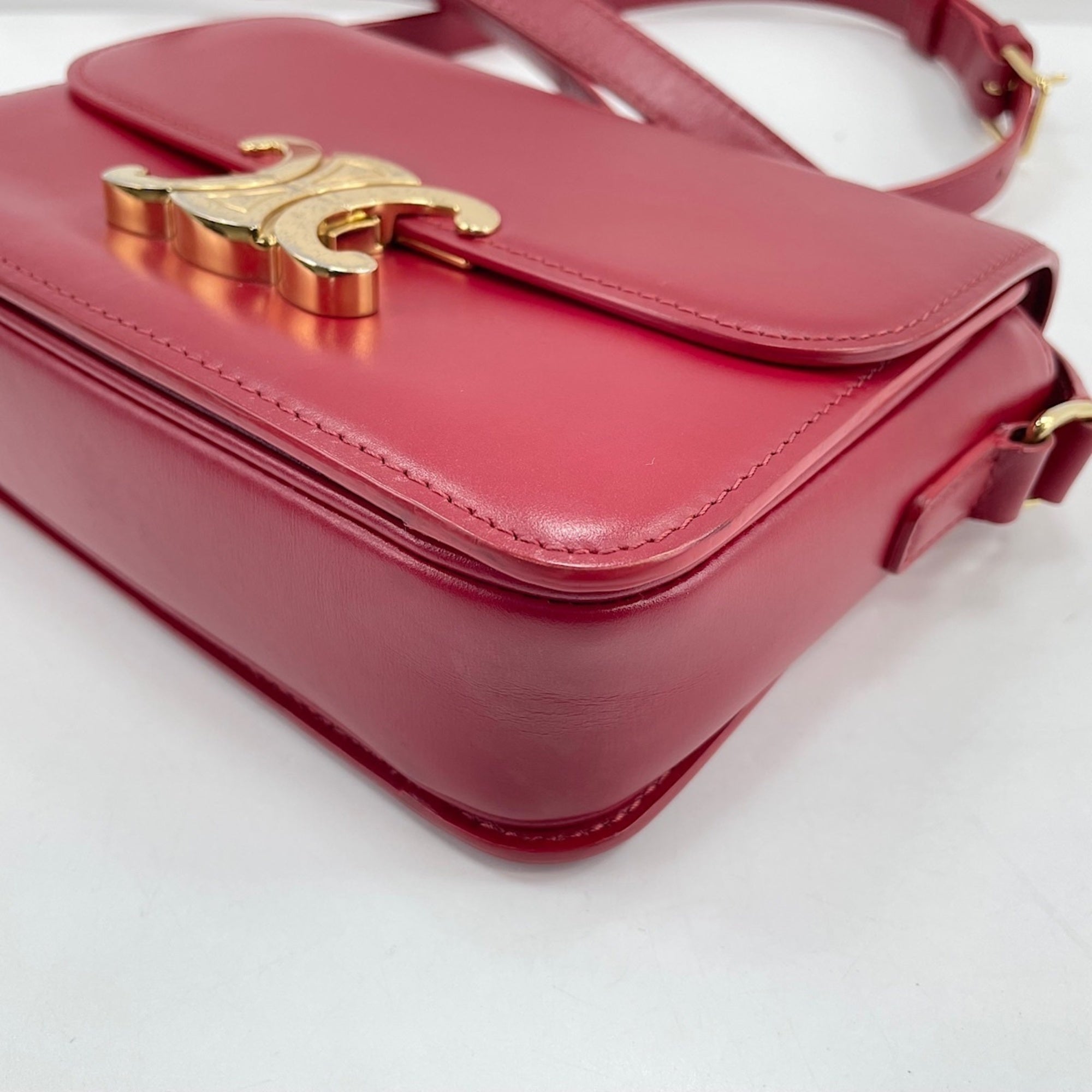 Celine Red Color Shoulder Bag (Pre-Owned)