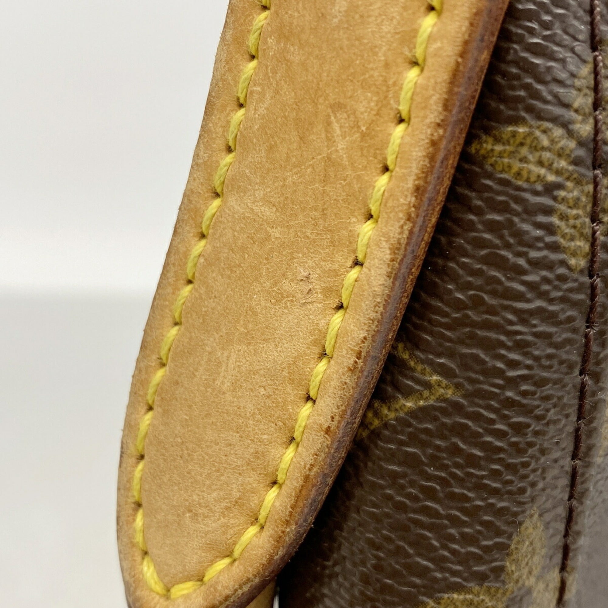Louis Vuitton Brown Shoulder Bag (Pre-Owned)