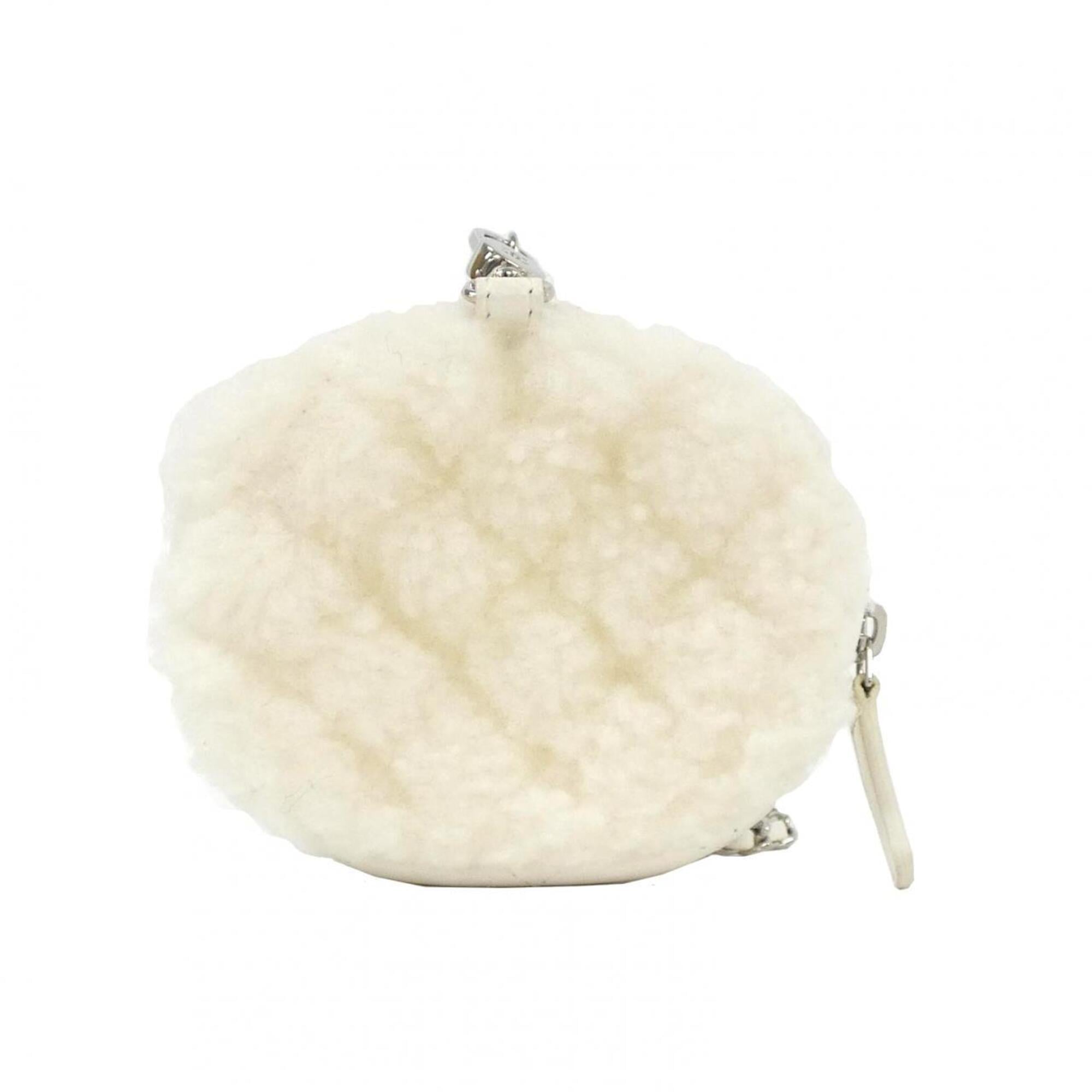 Chanel White Leather Handbag Shoulder Bag (Pre-Owned)