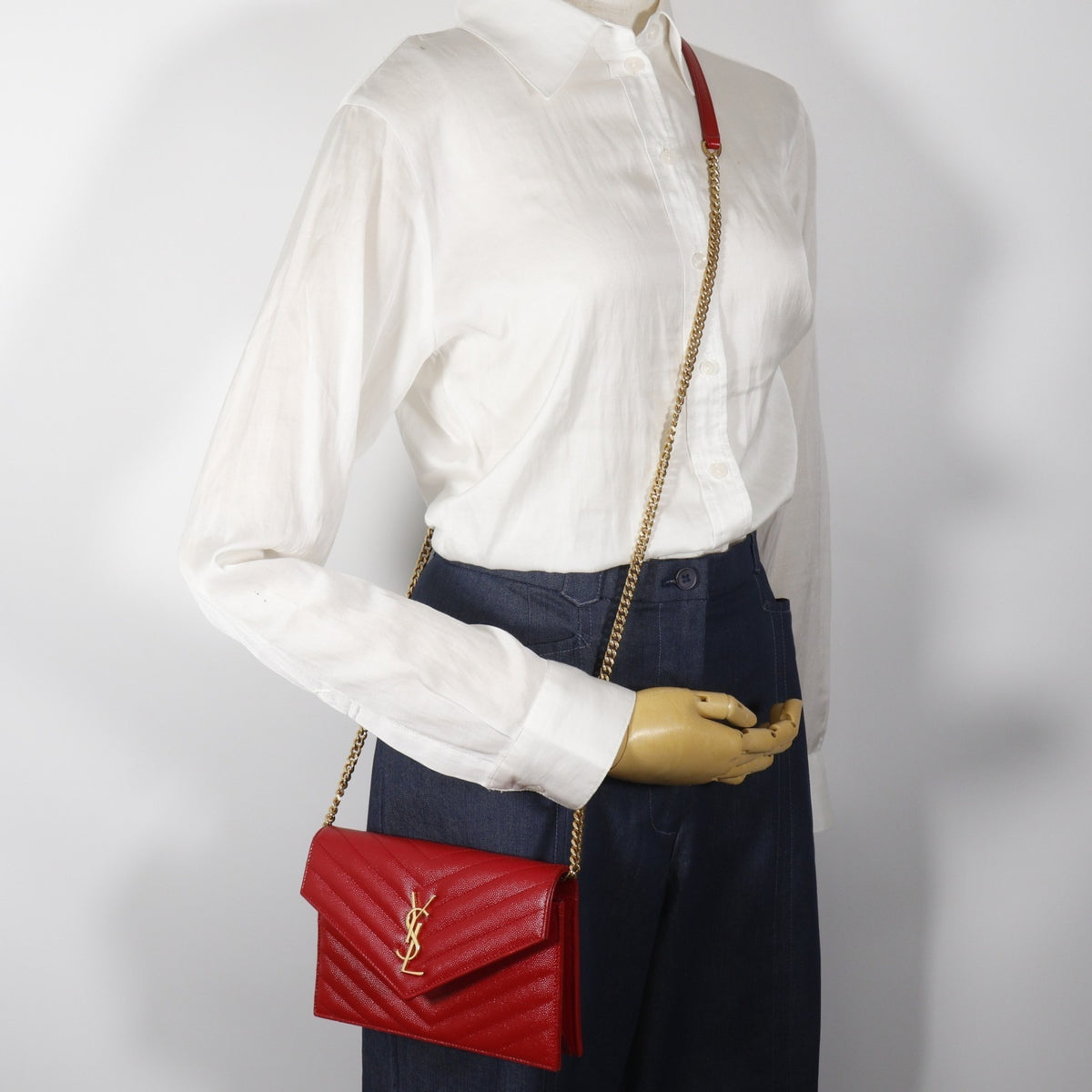 Yves Saint Laurent Red Color Leather Shoulder Bag (Pre-Owned)