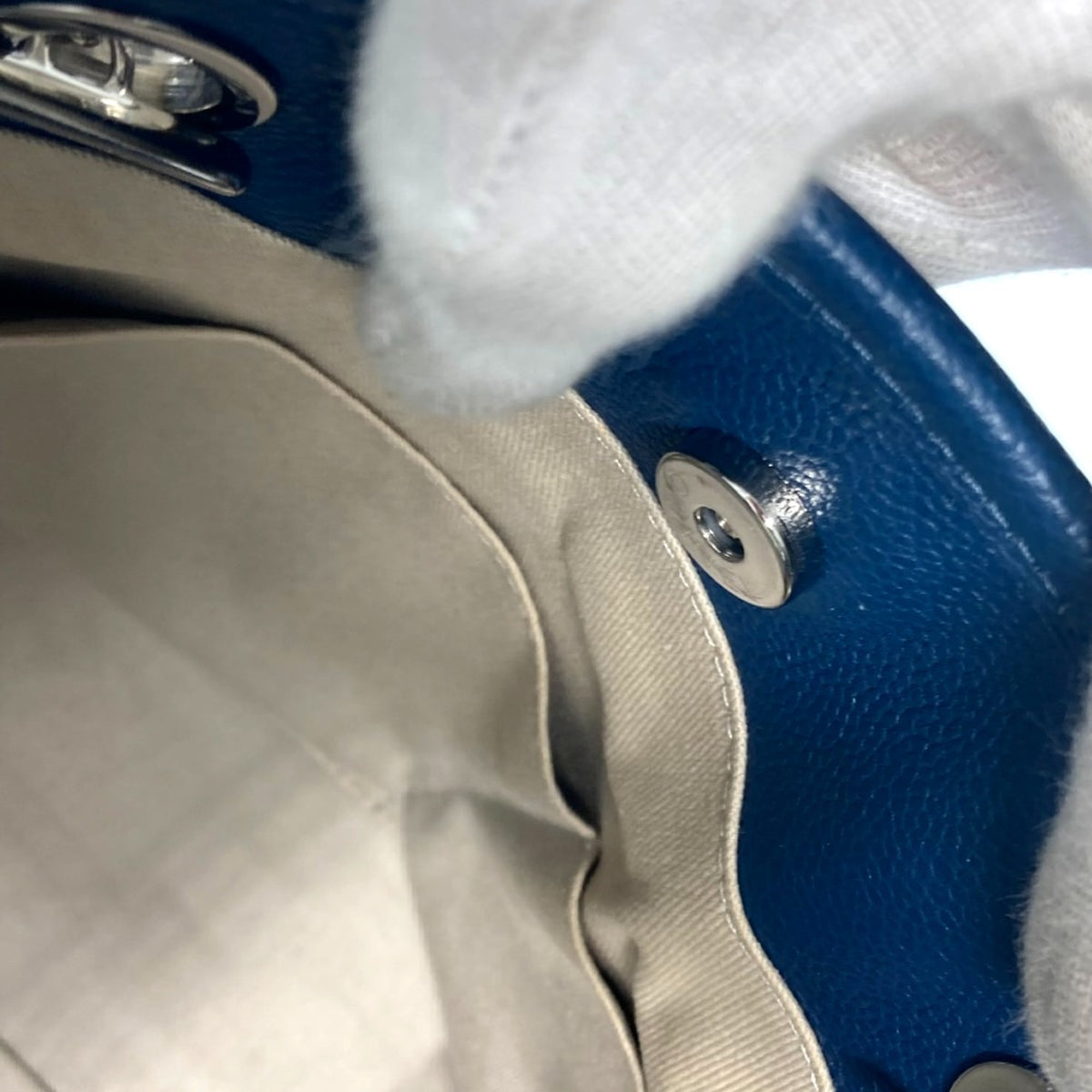Chanel Navy Leather Shoulder Bag (Pre-Owned)