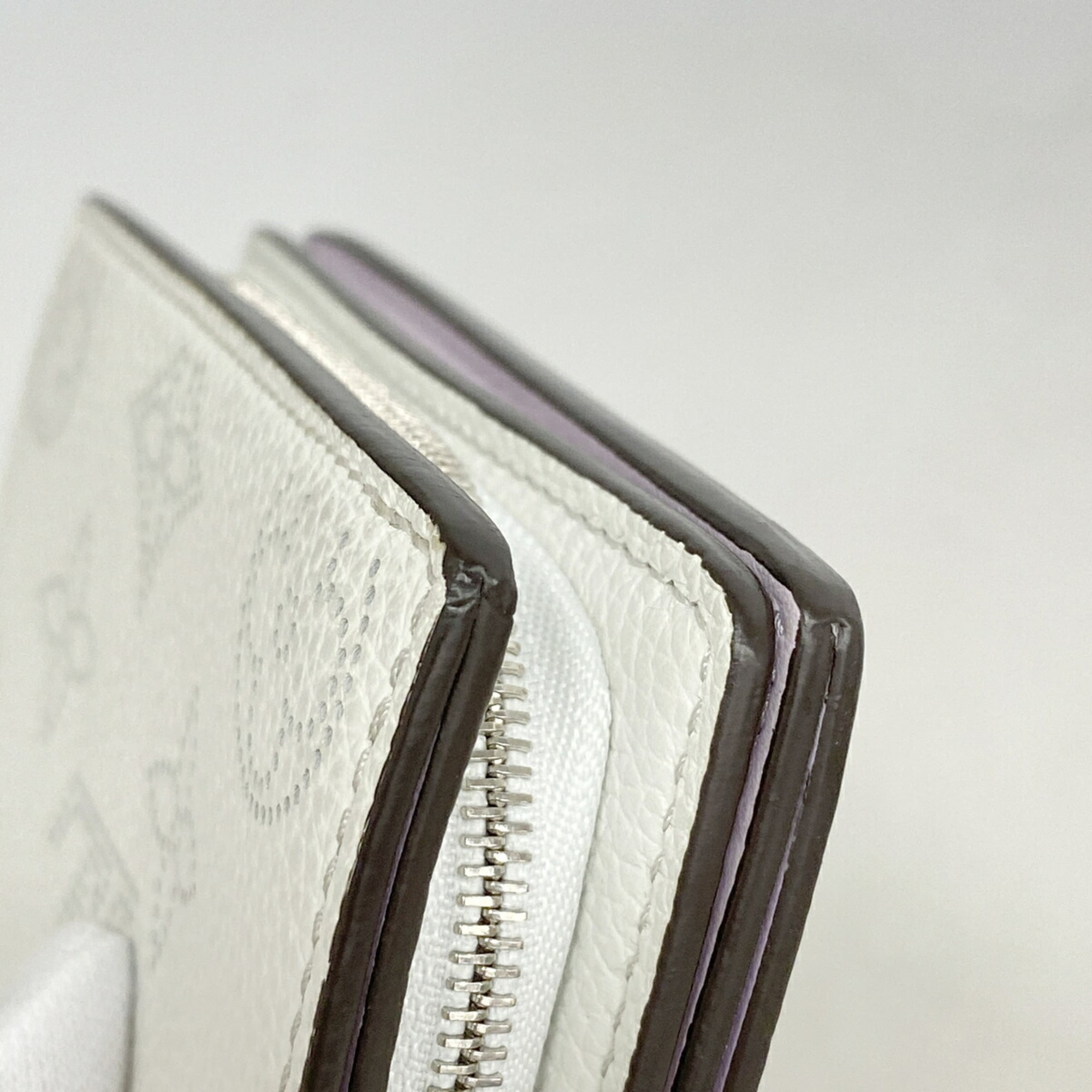 Louis Vuitton Blanc Wallet (Bi-Fold) (Pre-Owned)