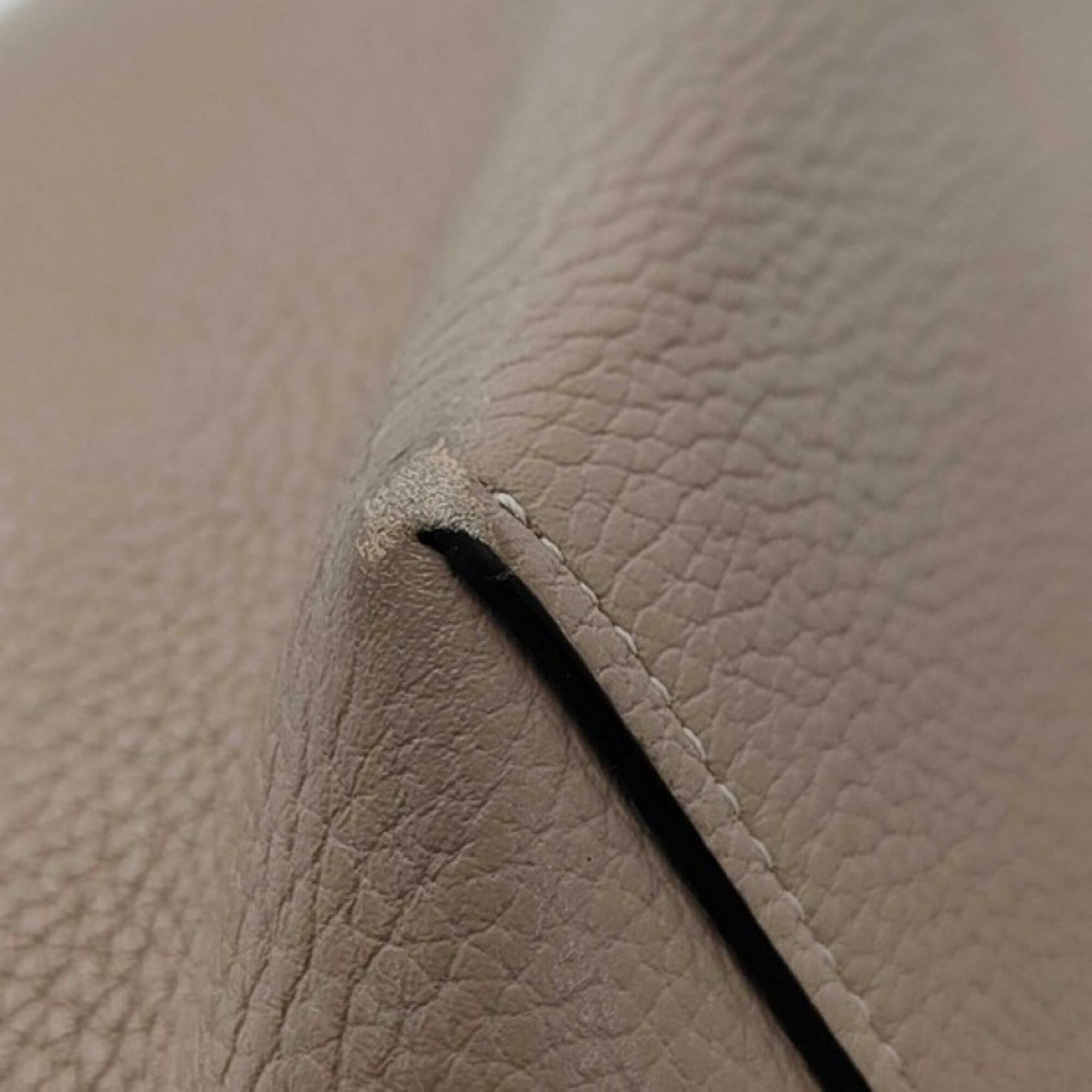 Coach Beige Leather Shoulder Bag (Pre-Owned)