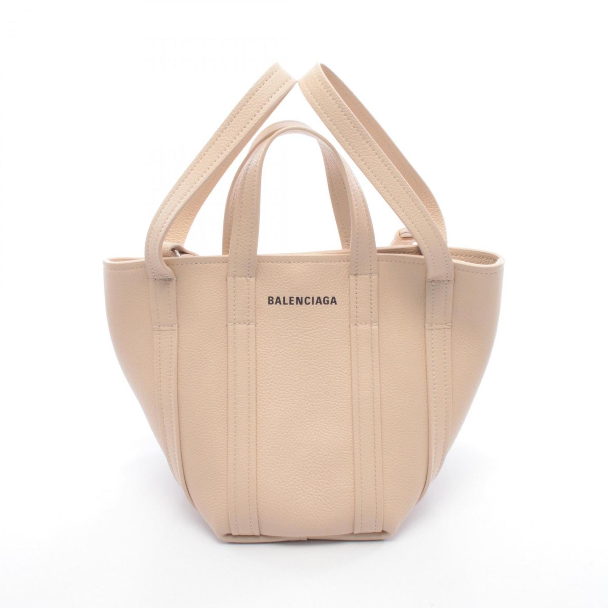 Balenciaga Ivory Leather Handbag (Pre-Owned)
