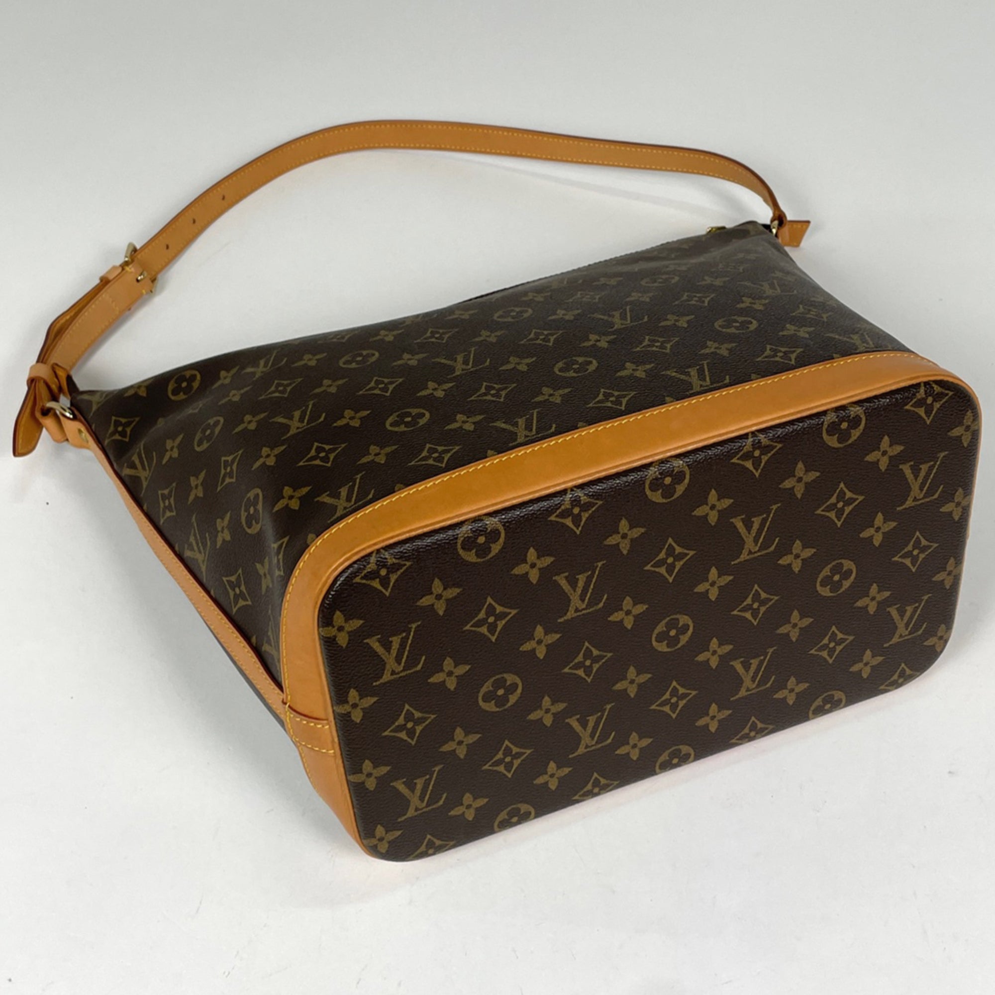 Louis Vuitton Brown Monogram Shoulder Bag (Pre-Owned)
