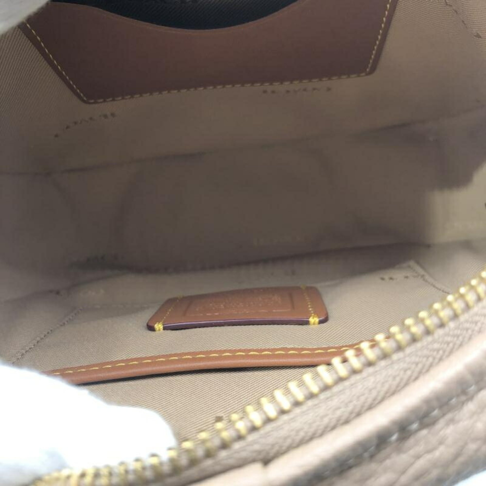 Coach Pink Shoulder Bag (Pre-Owned)