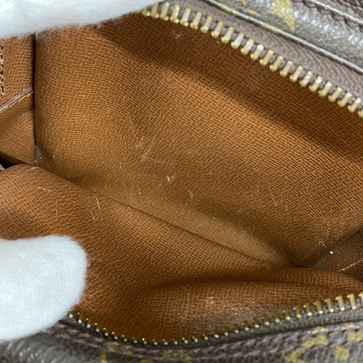 Louis Vuitton Brown Shoulder Bag (Pre-Owned)