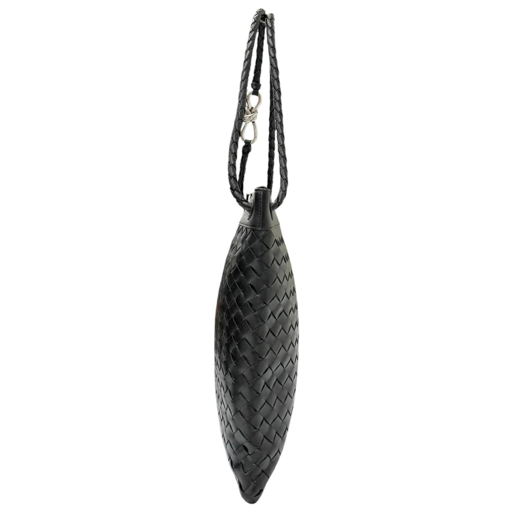 Bottega Veneta Black Leather Shoulder Bag (Pre-Owned)