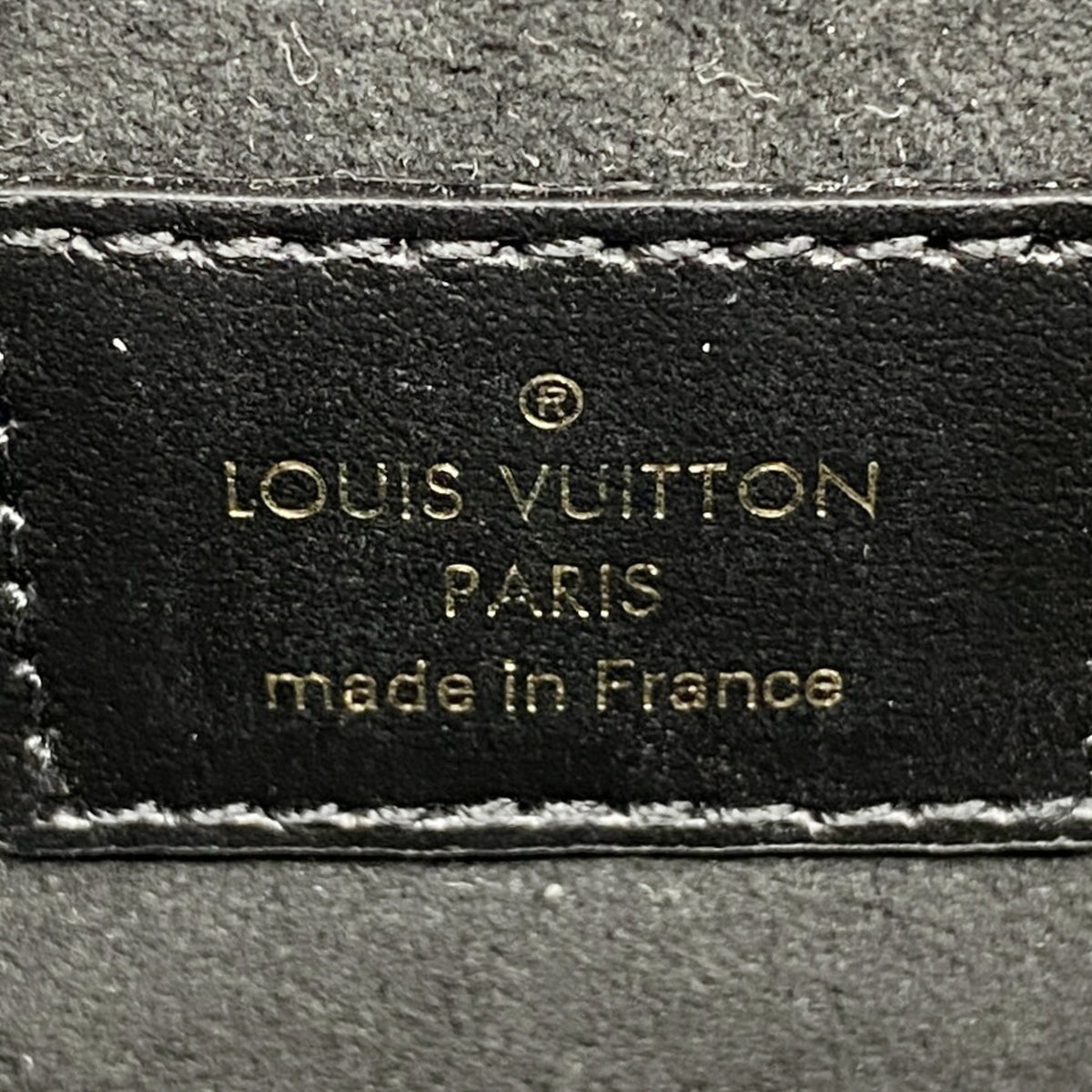 Louis Vuitton Noir Shoulder Bag (Pre-Owned)