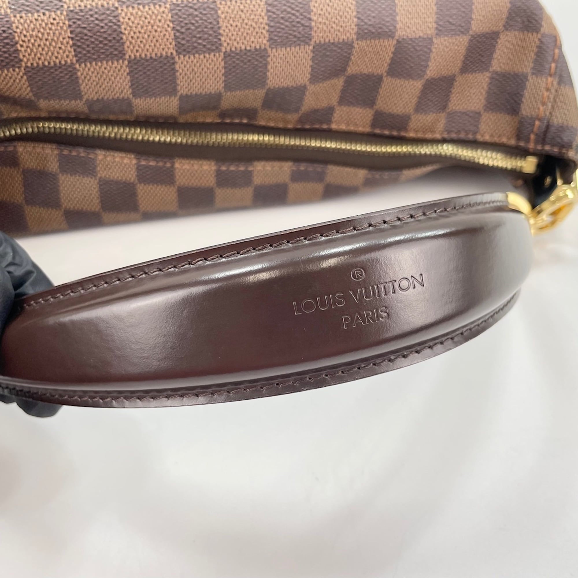 Louis Vuitton Brown Shoulder Bag (Pre-Owned)