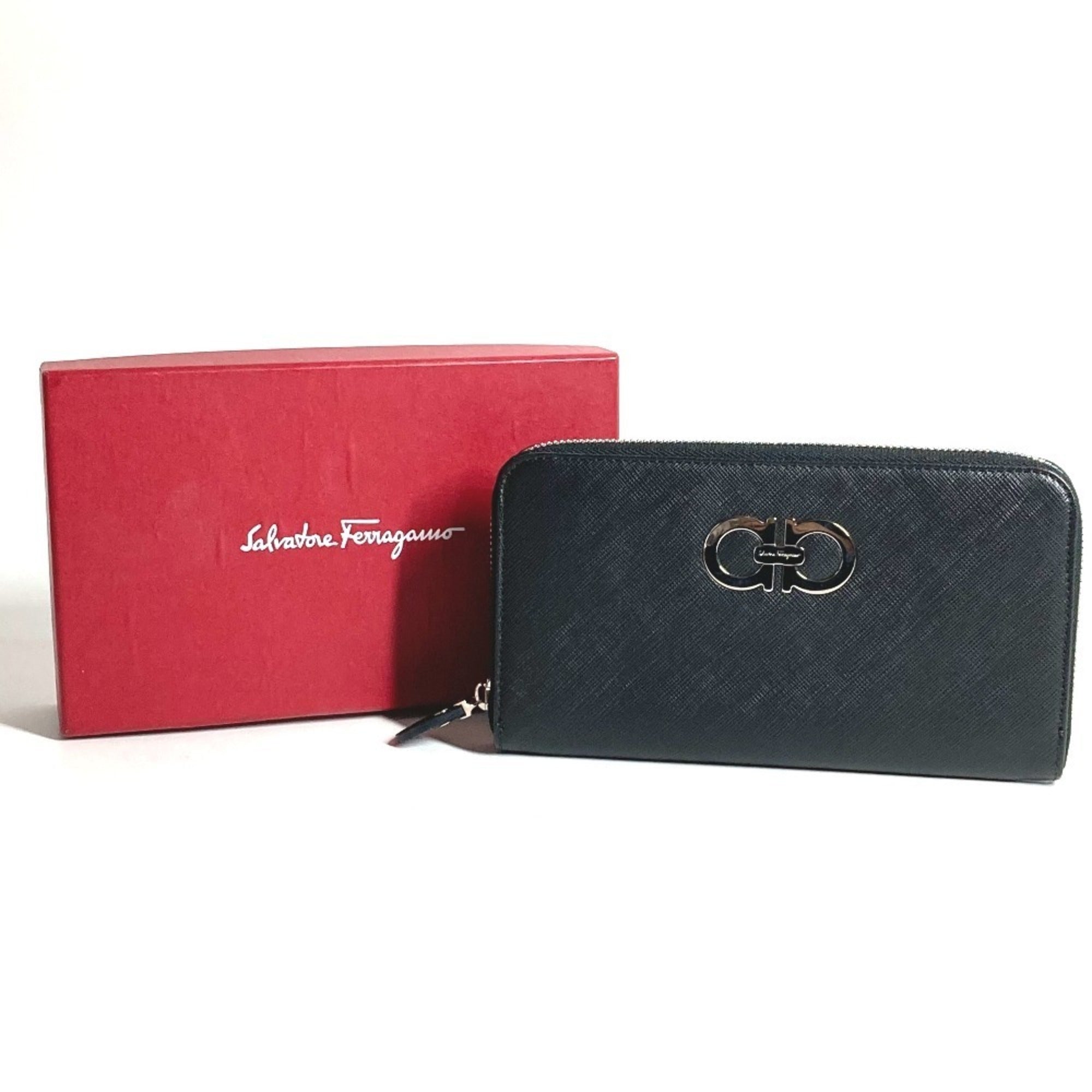 Salvatore Ferragamo Black Leather (Pre-Owned)