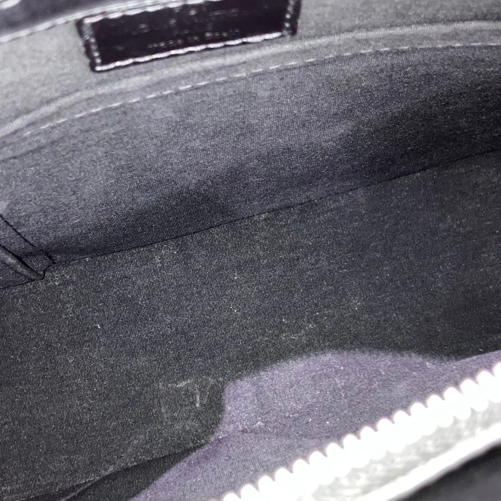 Louis Vuitton Black Leather Shoulder Bag (Pre-Owned)