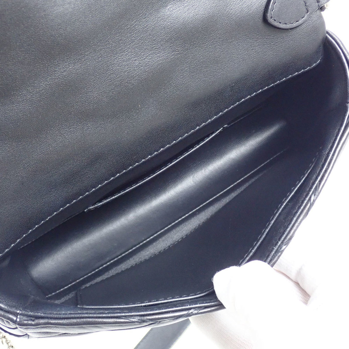 Louis Vuitton Black Noir Leather Shoulder Bag (Pre-Owned)