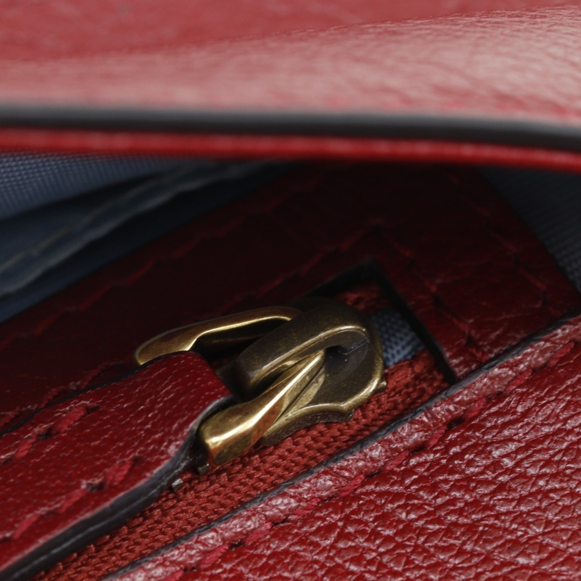 Gucci Black Red Color Leather Shoulder Bag (Pre-Owned)