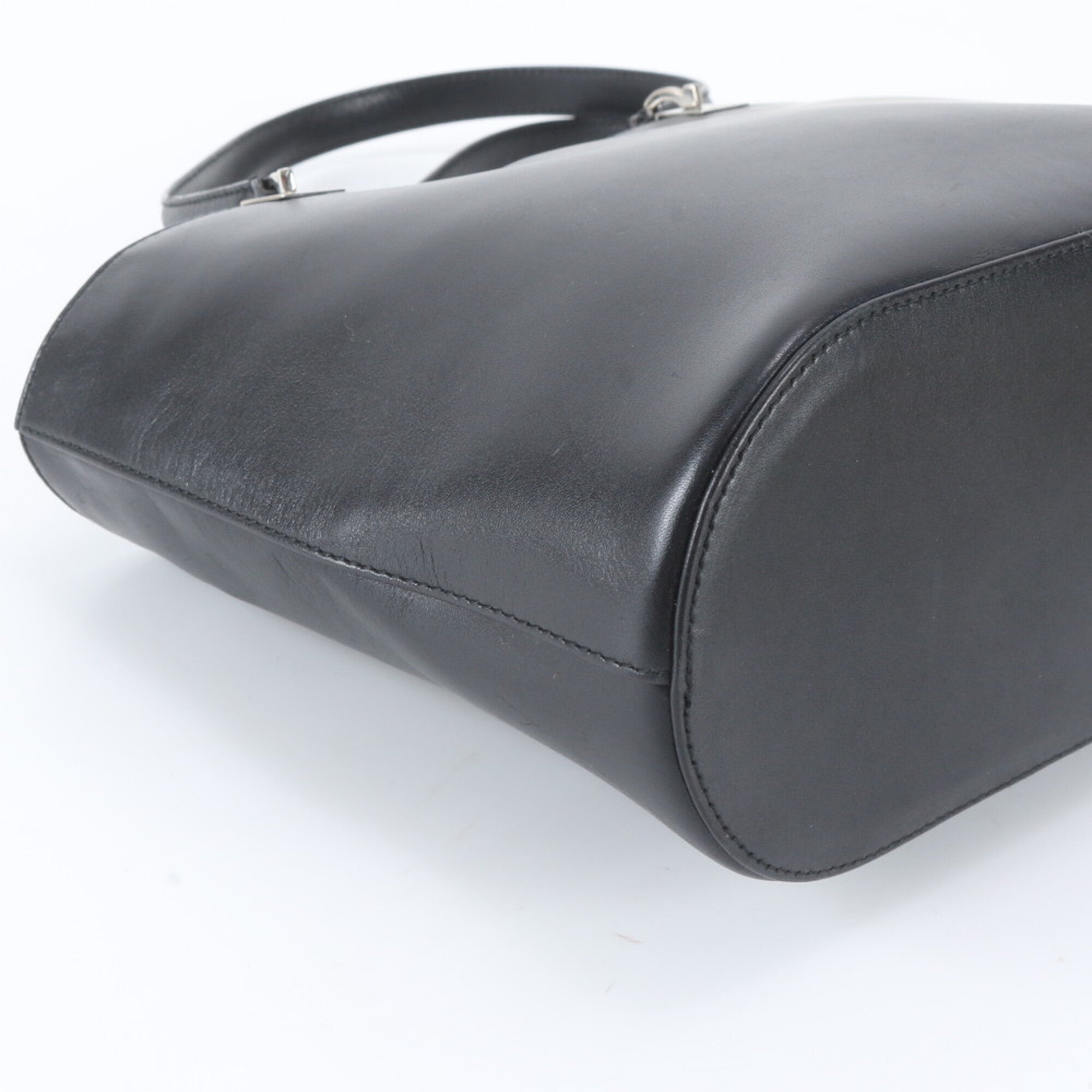 Salvatore Ferragamo Black Leather Handbag Shoulder Bag Tote Bag (Pre-Owned)