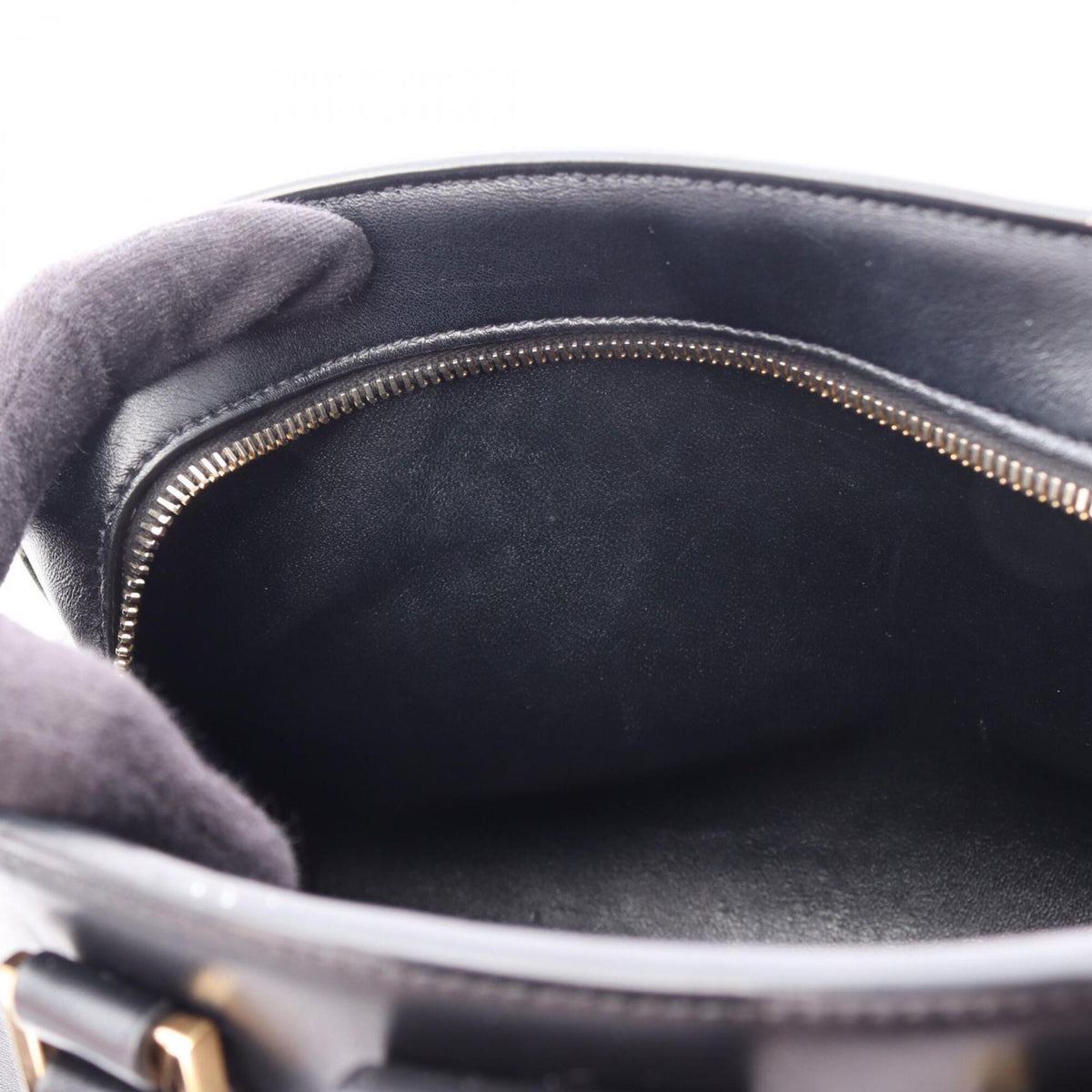 Yves Saint Laurent Black Leather Handbag (Pre-Owned)