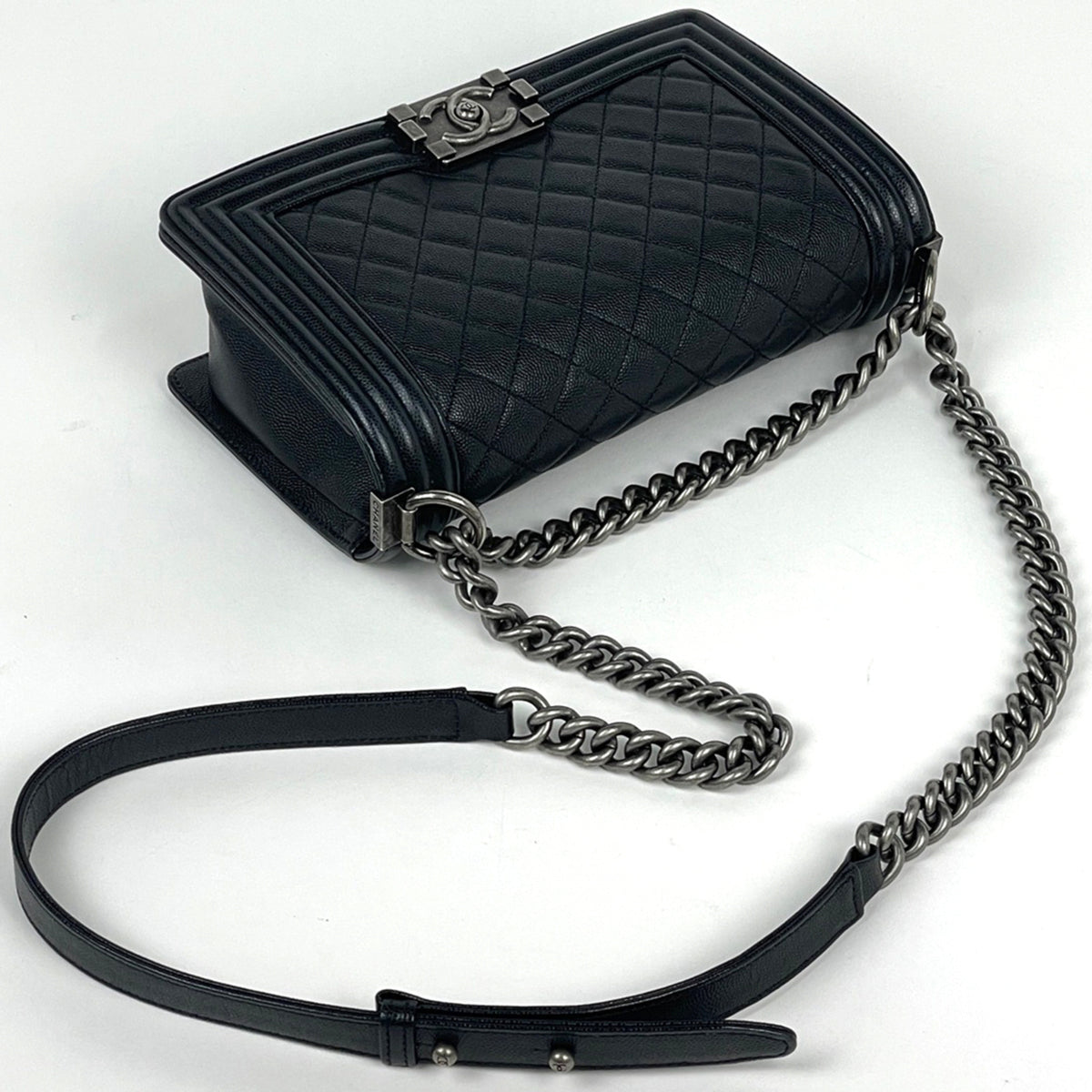 Chanel Black Grained Calfskin Shoulder Bag (Pre-Owned)
