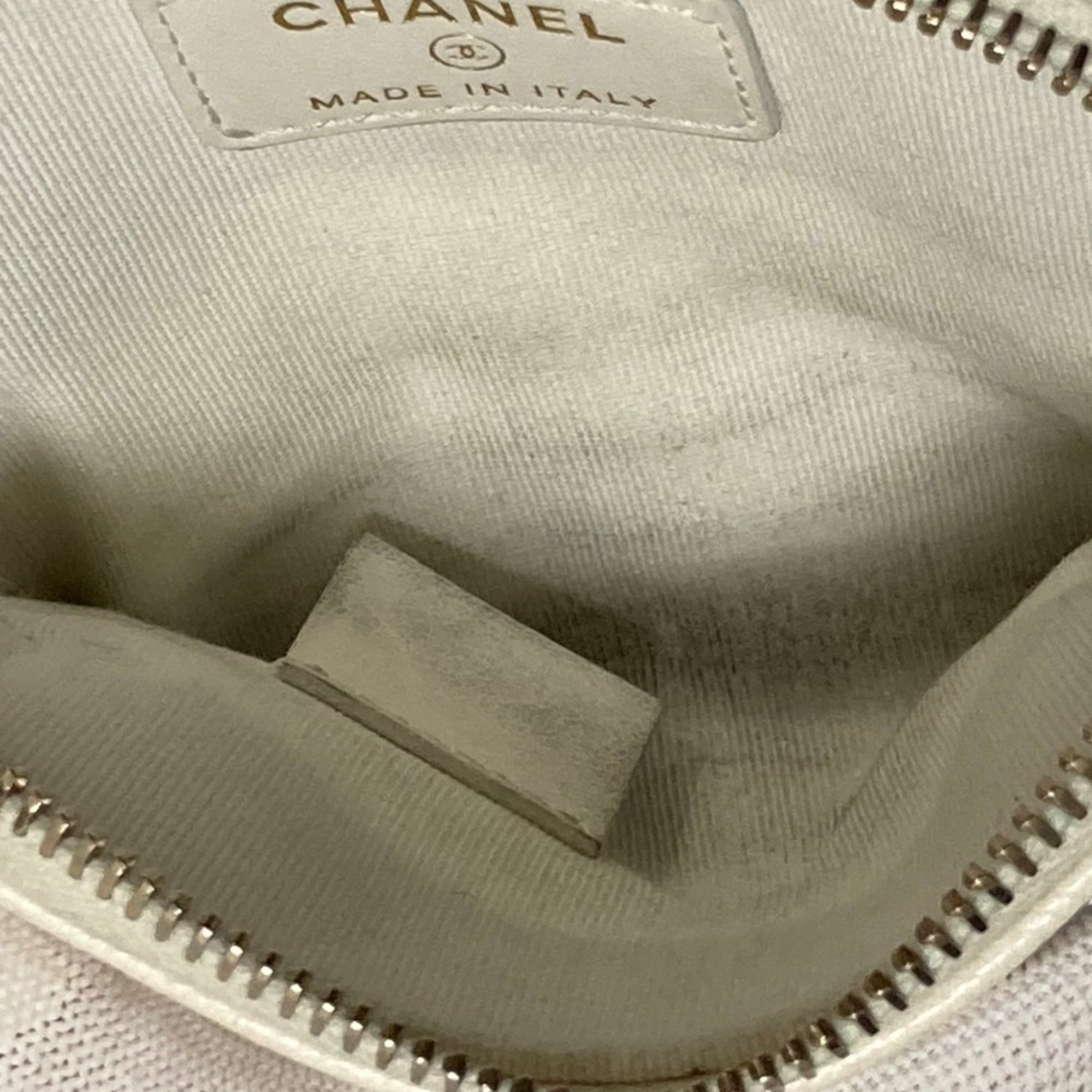 Chanel White Grained Calfskin Coin Purse/Coin Case (Pre-Owned)