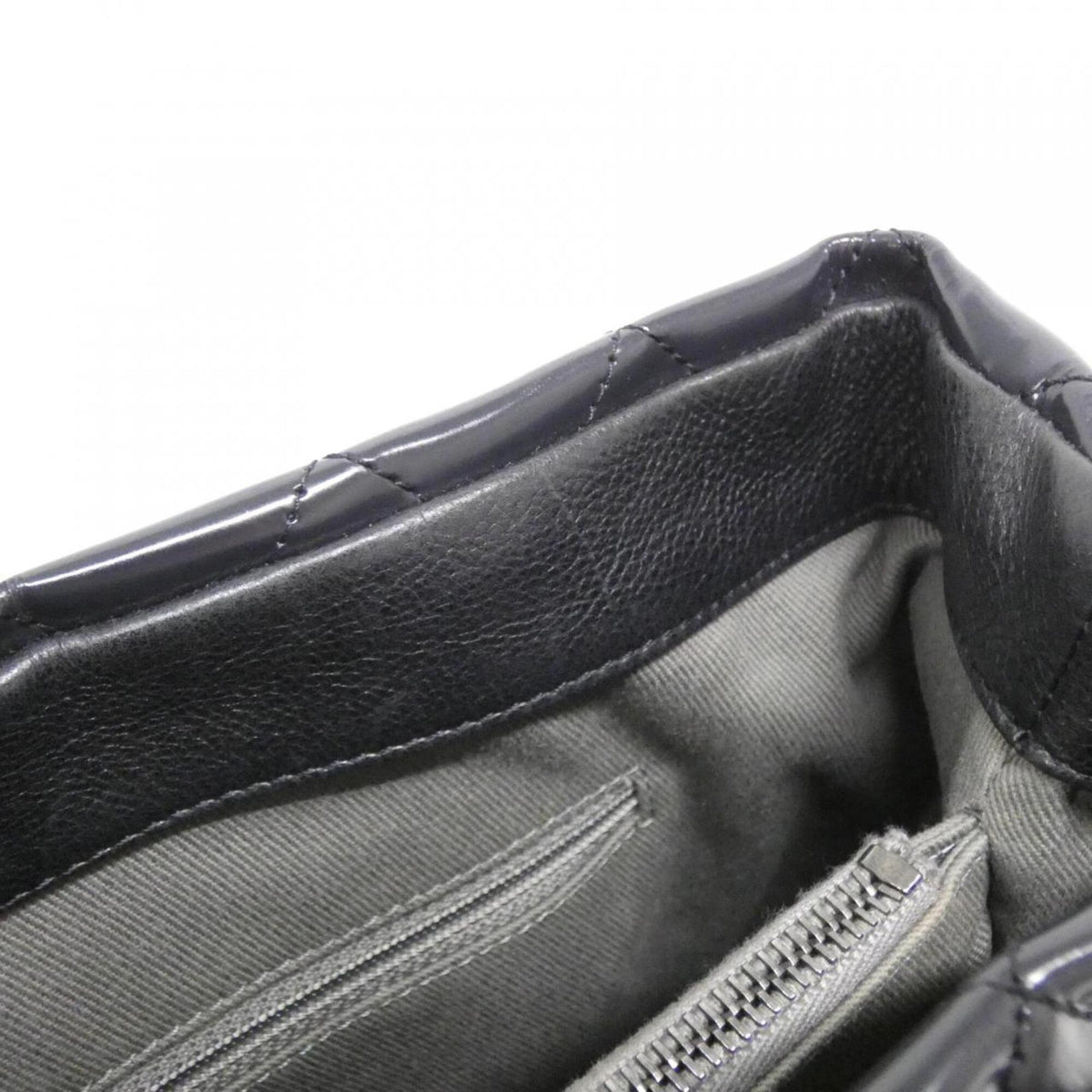Chanel Black Handbag (Pre-Owned)