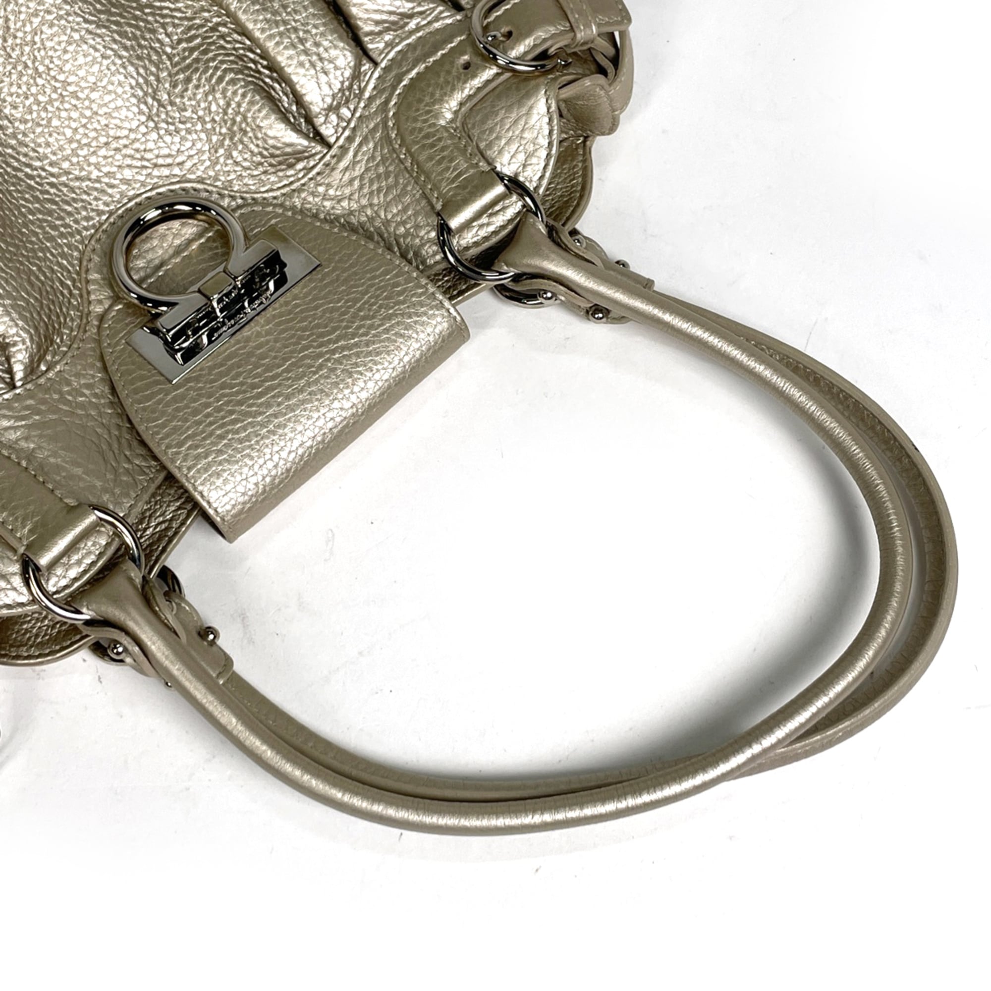 Salvatore Ferragamo Gold Leather Handbag (Pre-Owned)
