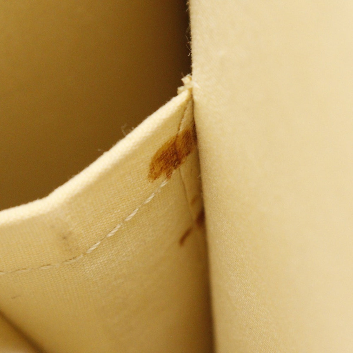 Louis Vuitton Cream Epi Leather Tote Bag (Pre-Owned)
