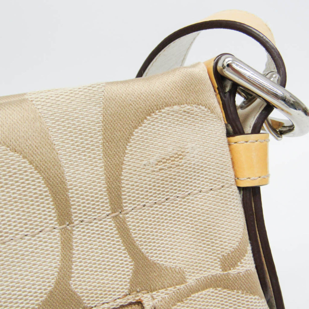 Coach Signature Light Beige Canvas Leather Shoulder Bag (Pre-Owned)