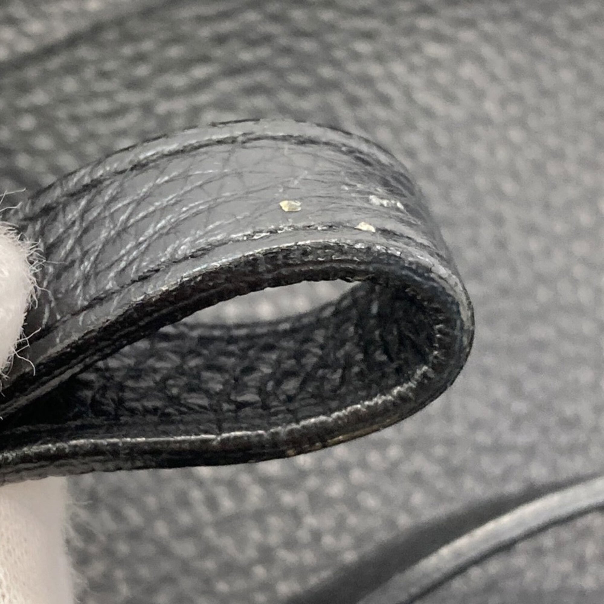 Redvalentino Black Tote Bag (Pre-Owned)