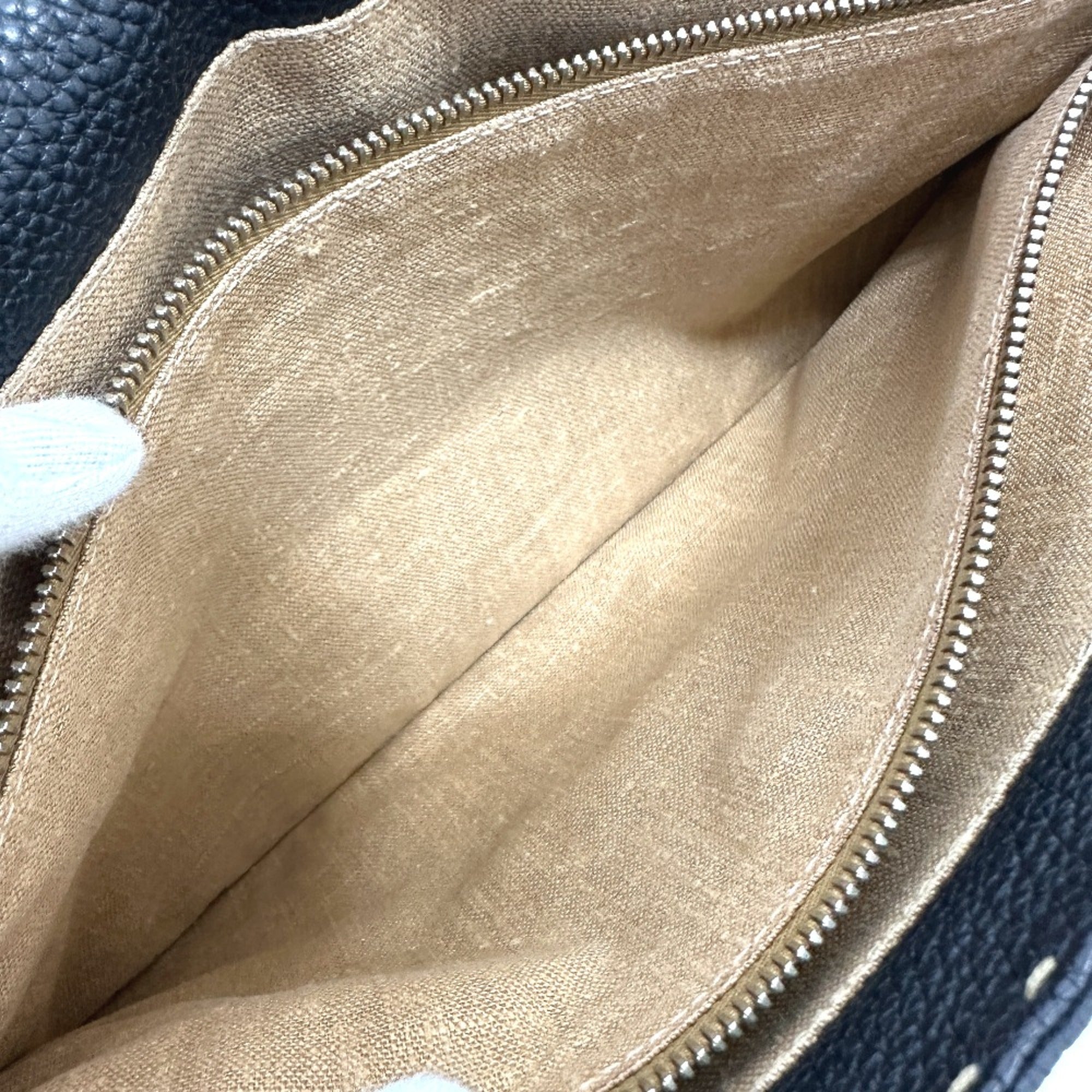 Fendi Black Leather Shoulder Bag (Pre-Owned)