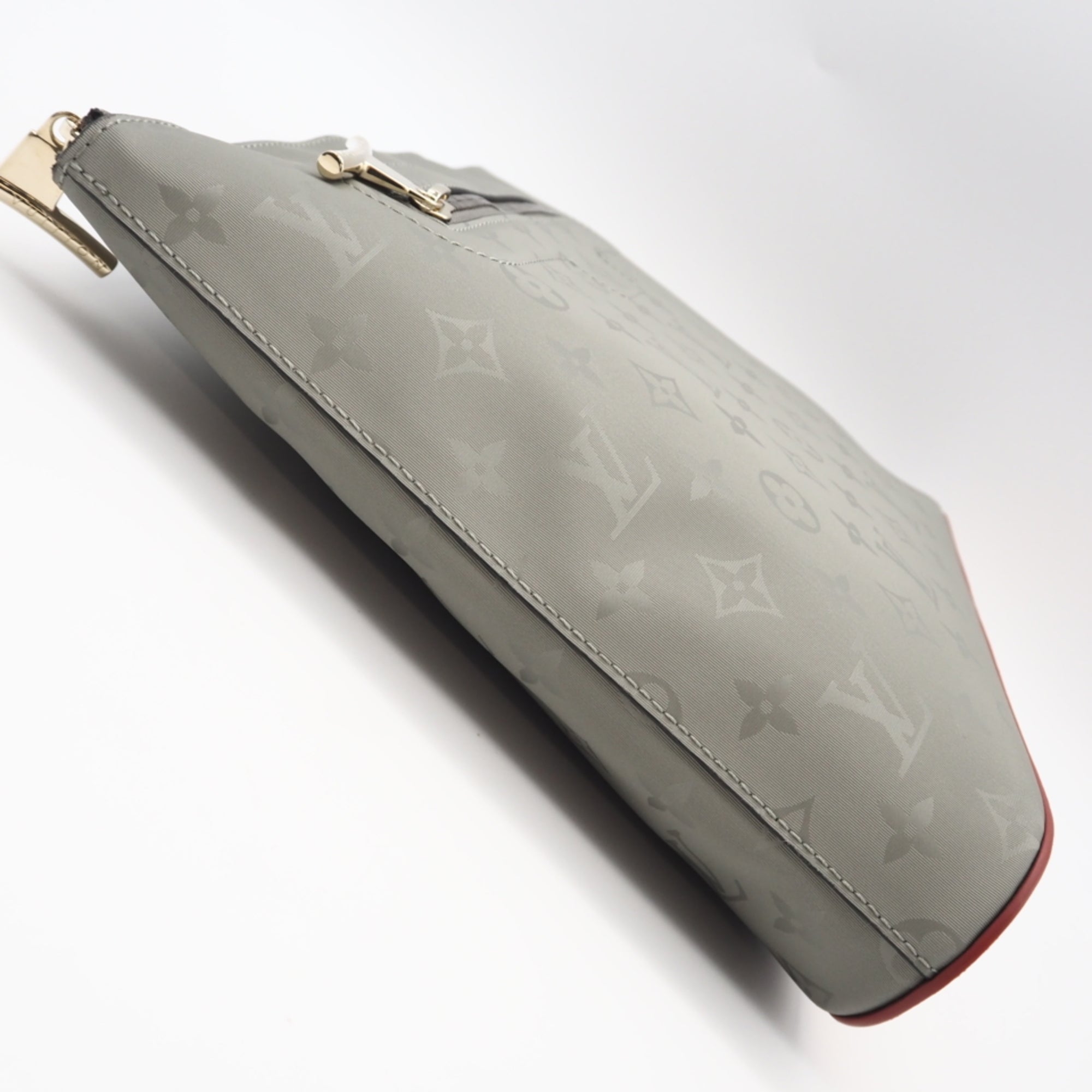 Louis Vuitton Gray Beige Monogram Clutch Bag Pochette (Pre-Owned)