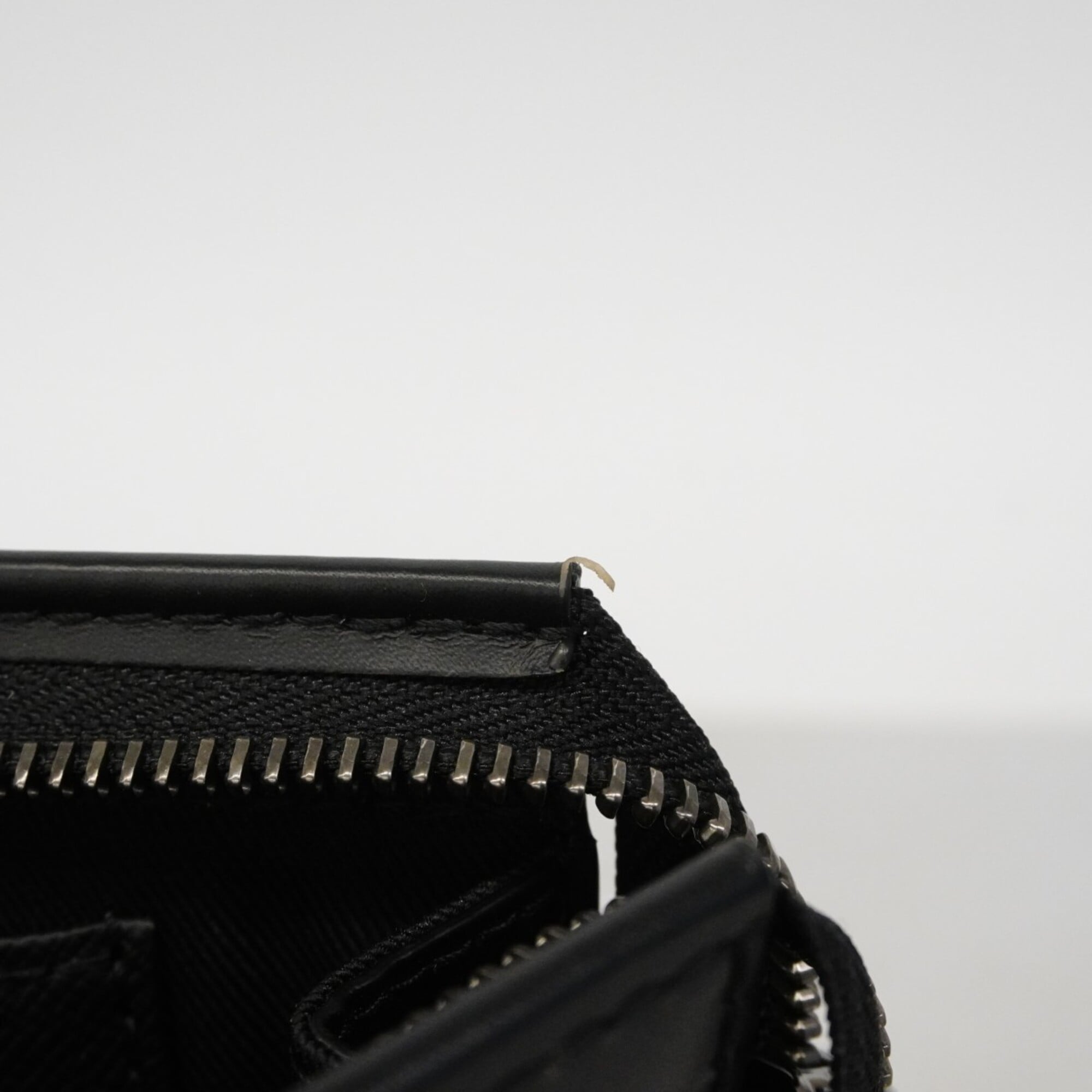 Louis Vuitton Black Clutch Bag (Pre-Owned)