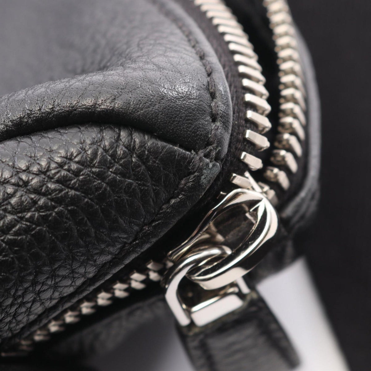 Prada Black Leather Handbag Shoulder Bag (Pre-Owned)
