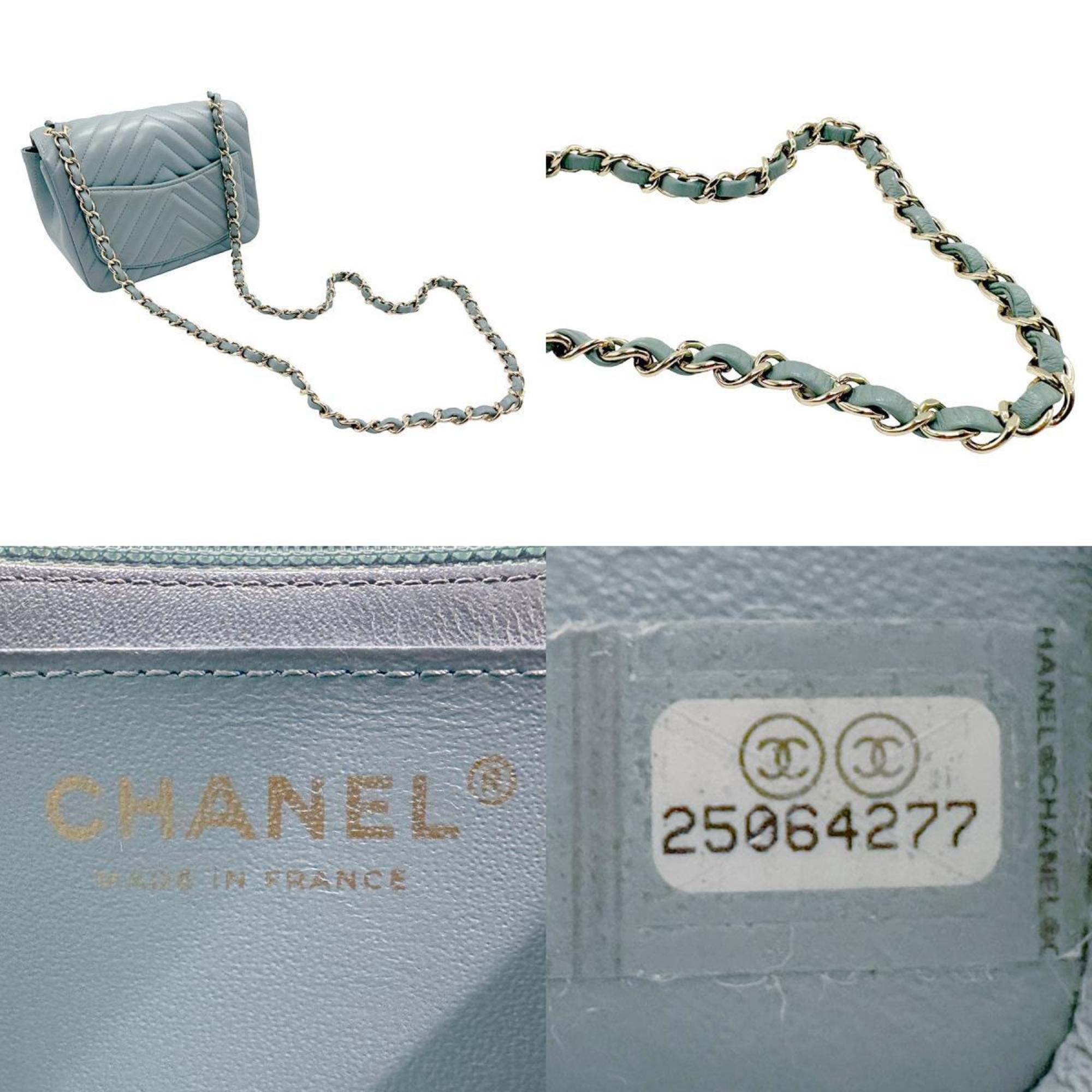 Chanel Blue Shoulder Bag (Pre-Owned)