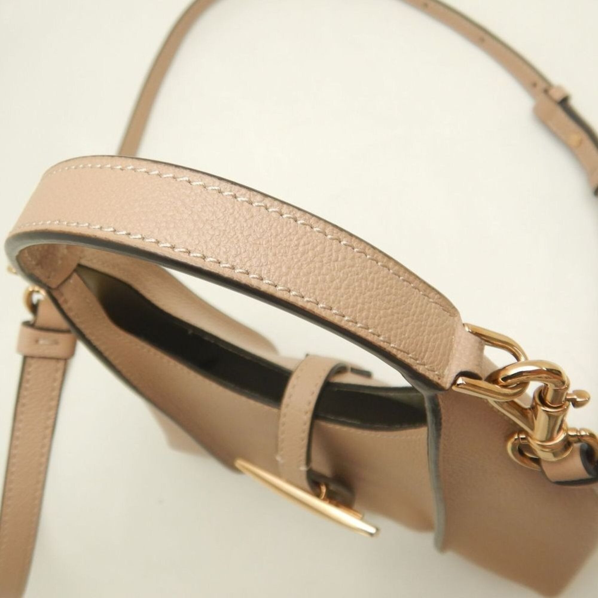 Tod's Gold Leather Handbag Shopping Bag (Pre-Owned)