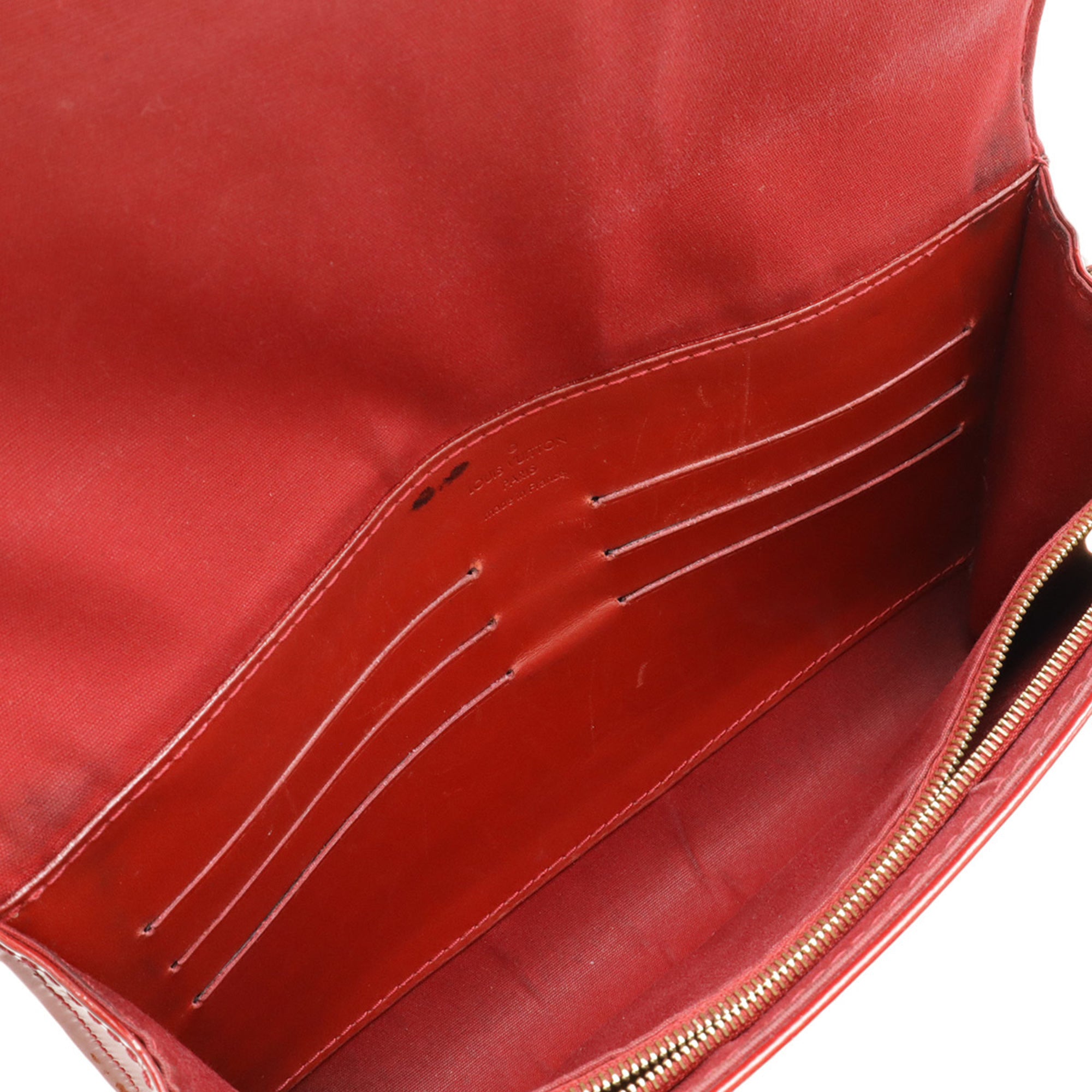 Louis Vuitton Red Color Clutch Bag Shoulder Bag (Pre-Owned)