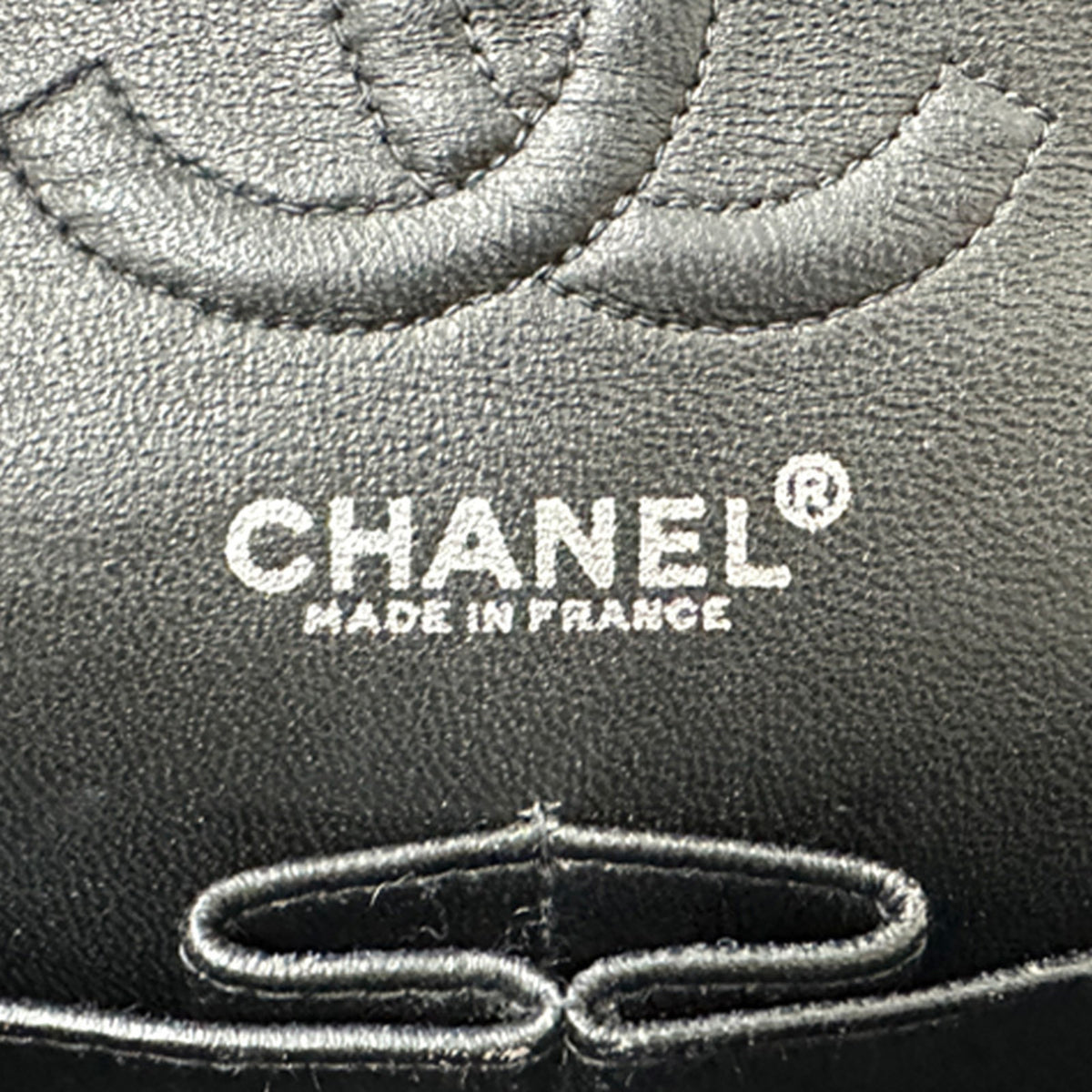 Chanel Black Grained Calfskin Handbag Shoulder Bag (Pre-Owned)
